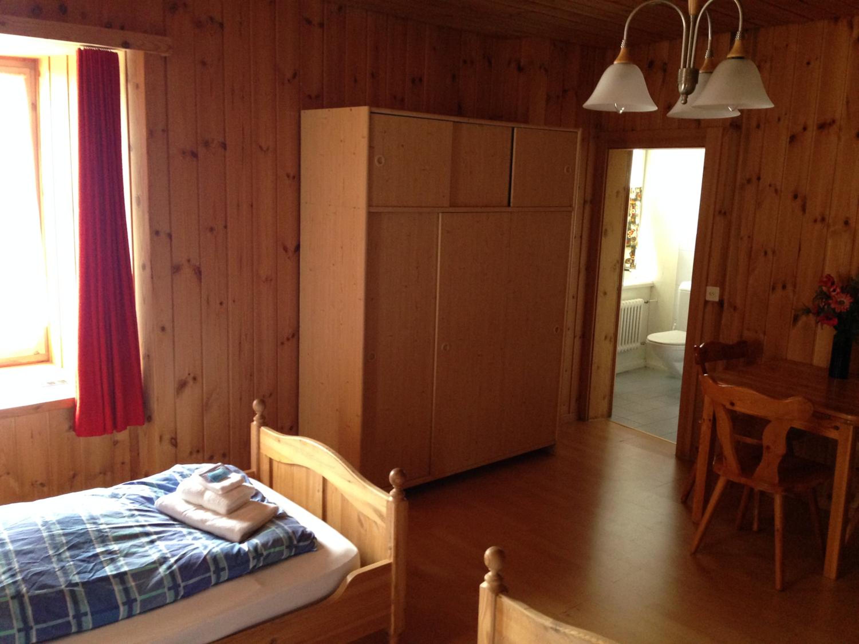 Quadruple Room with Bathroom - Photo 3