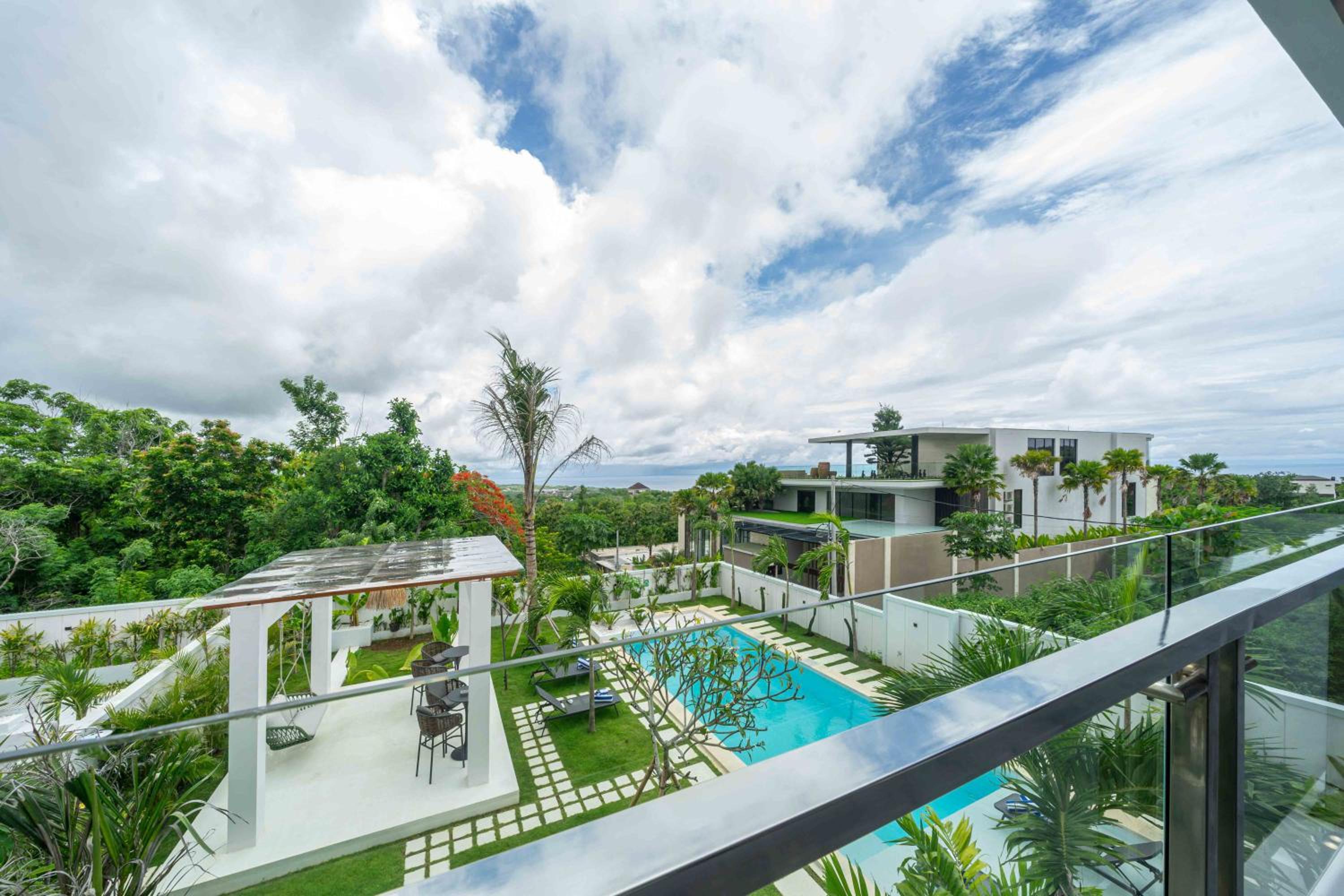 Imperial Ocean View Suite with Free Daily Afternoon Tea photo 1