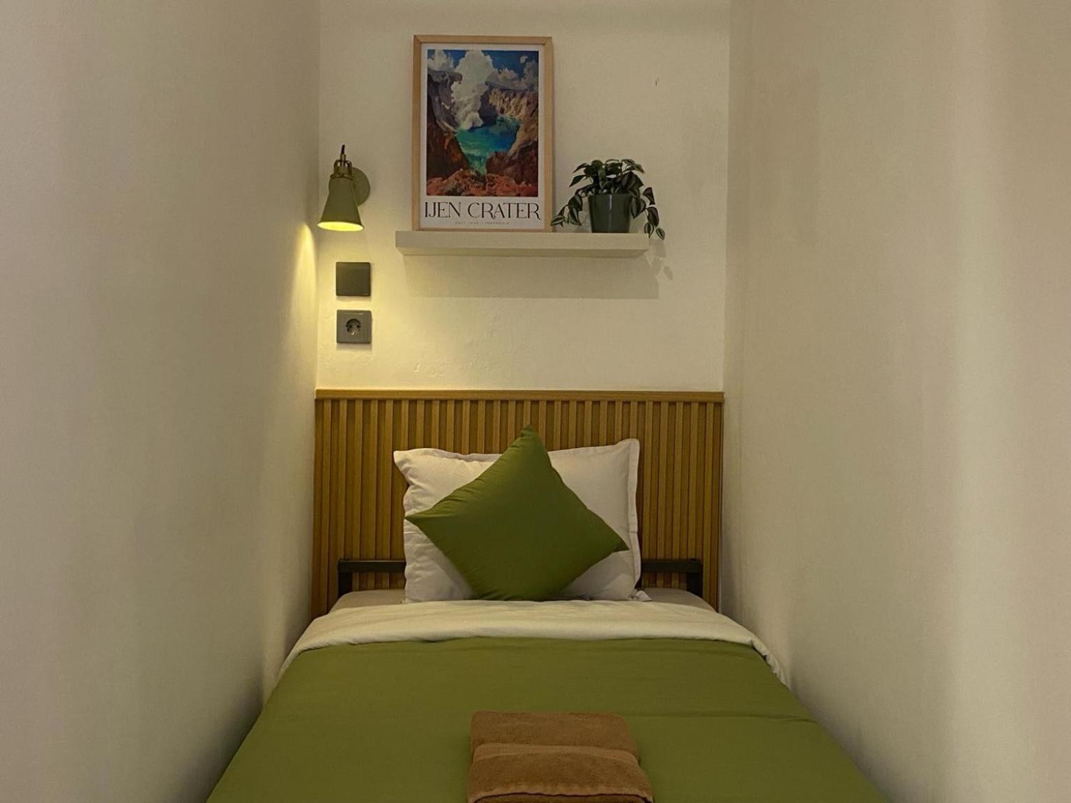 Single Bed in Female Dormitory Room photo 2