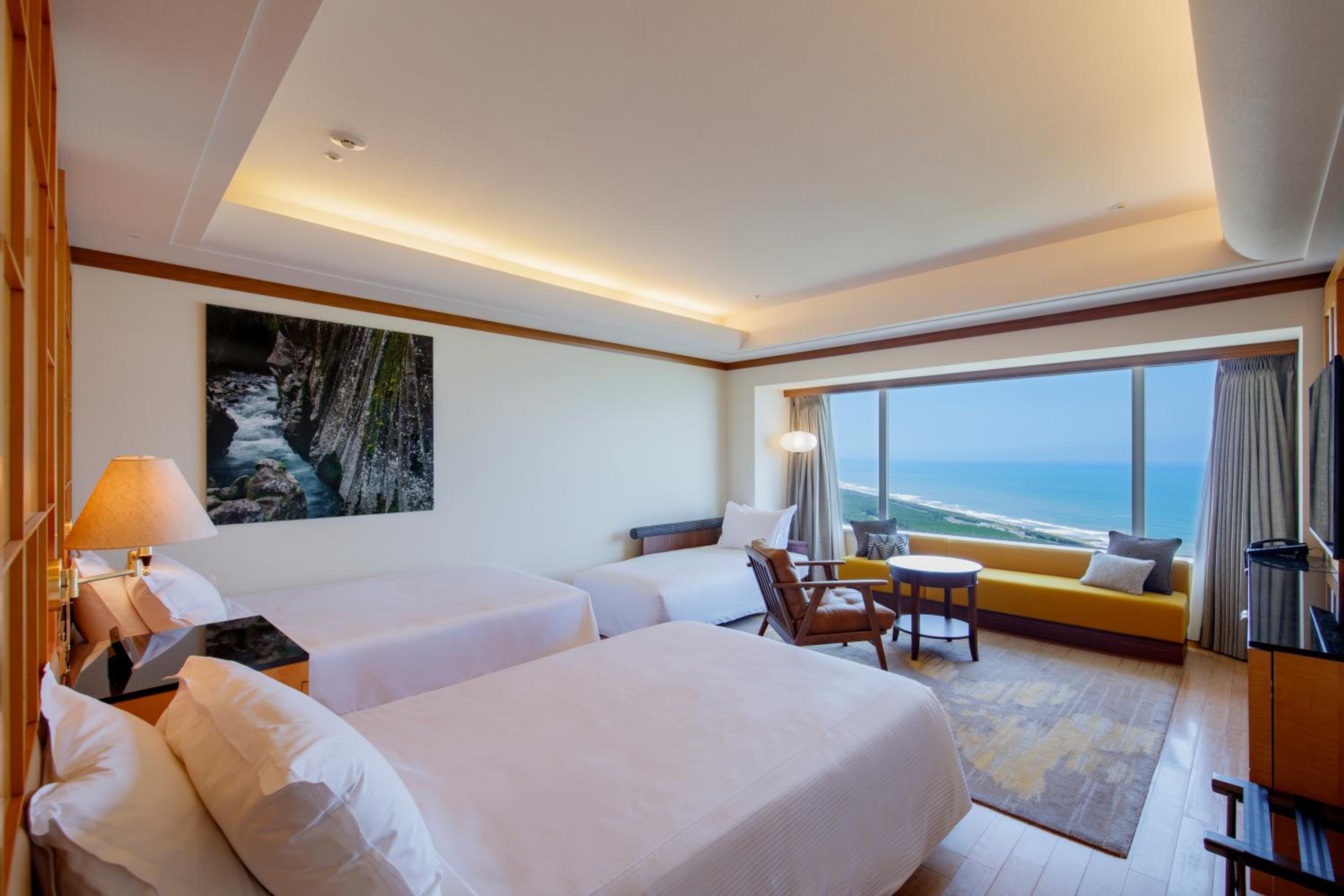 Club Triple Room - Non-Smoking - Photo 1