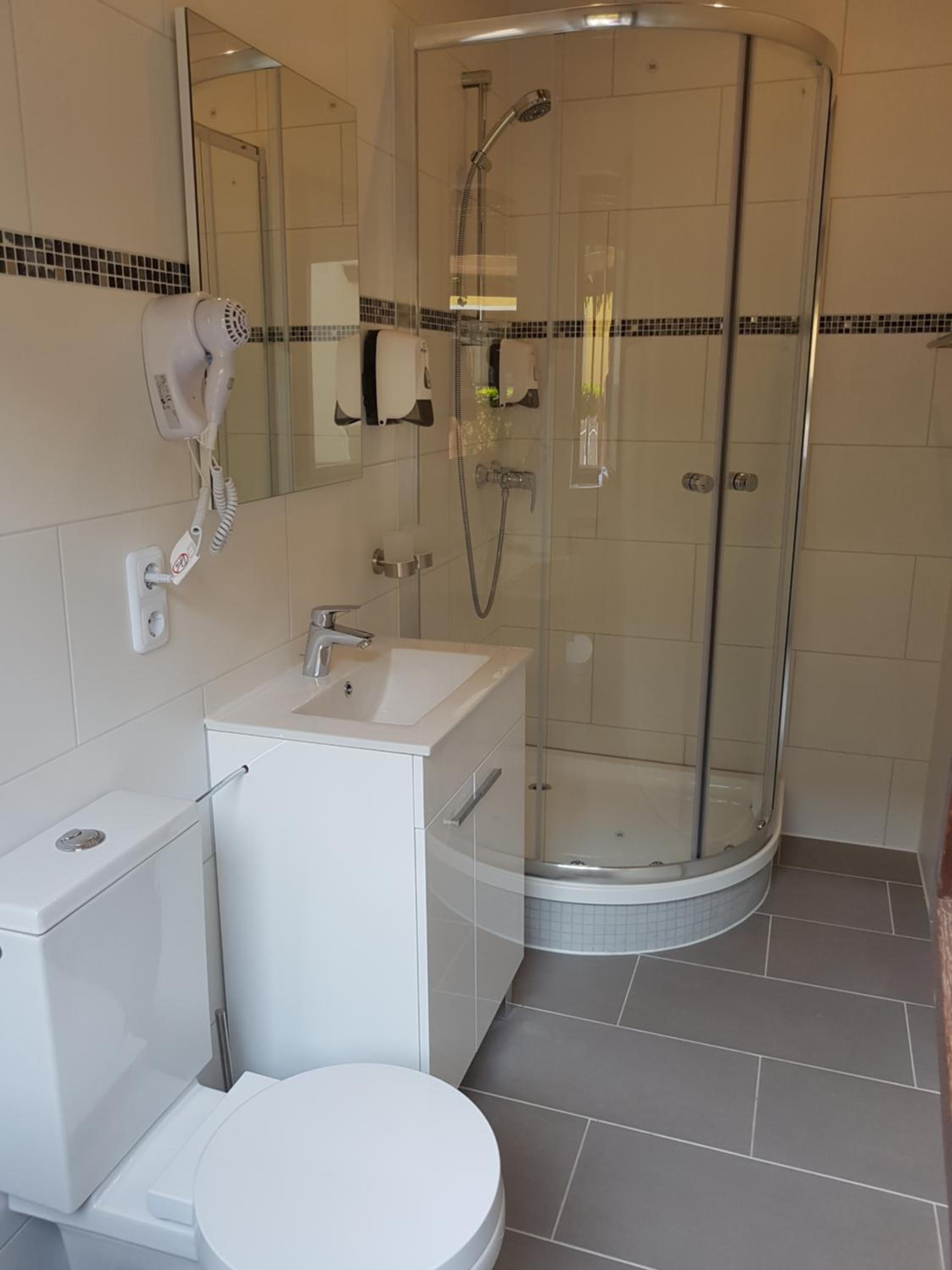 Double Room with Private Bathroom - Photo 5