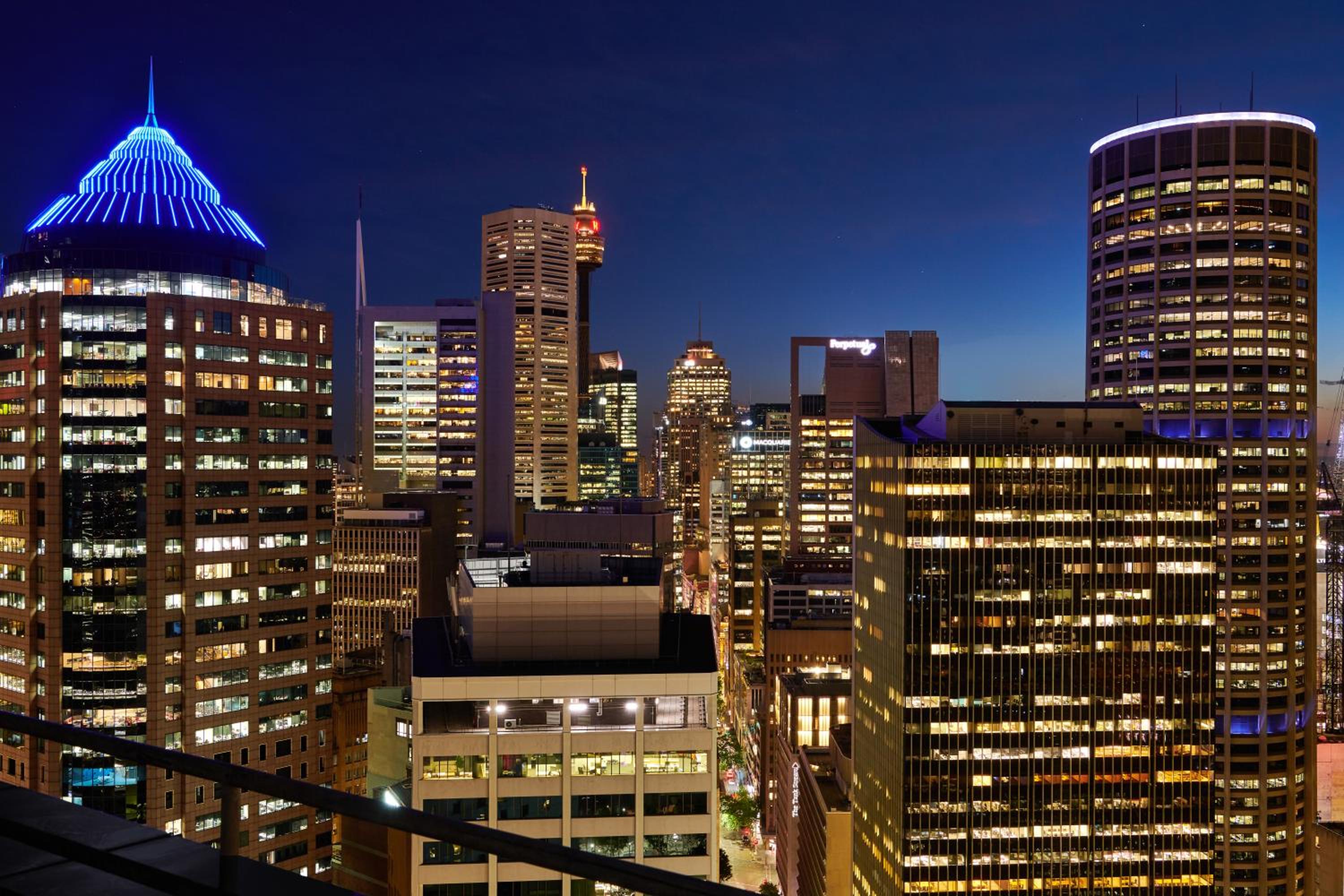 One-bedroom King Suite with Club Lounge Access with Cityscape View