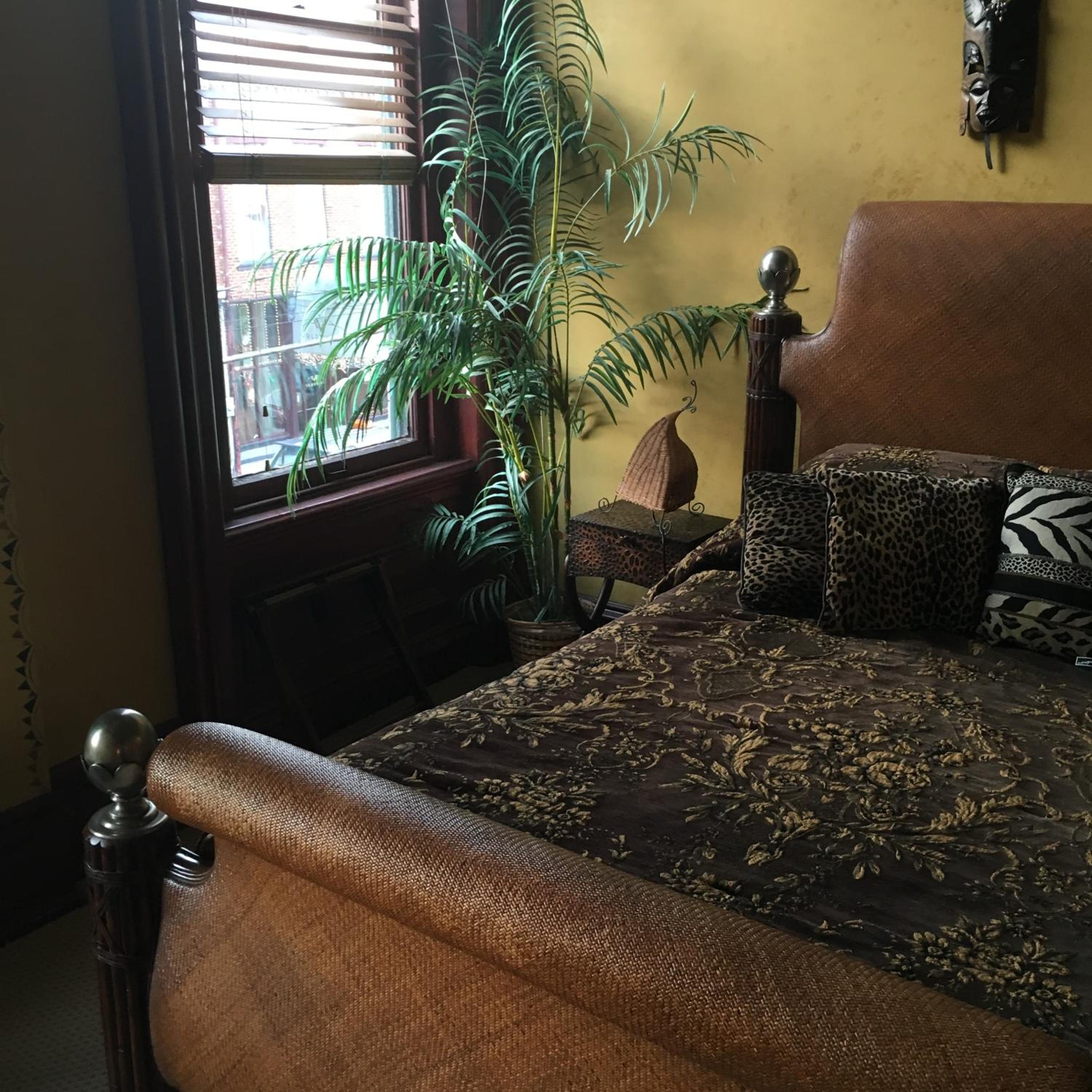Deluxe Queen Suite photo 1