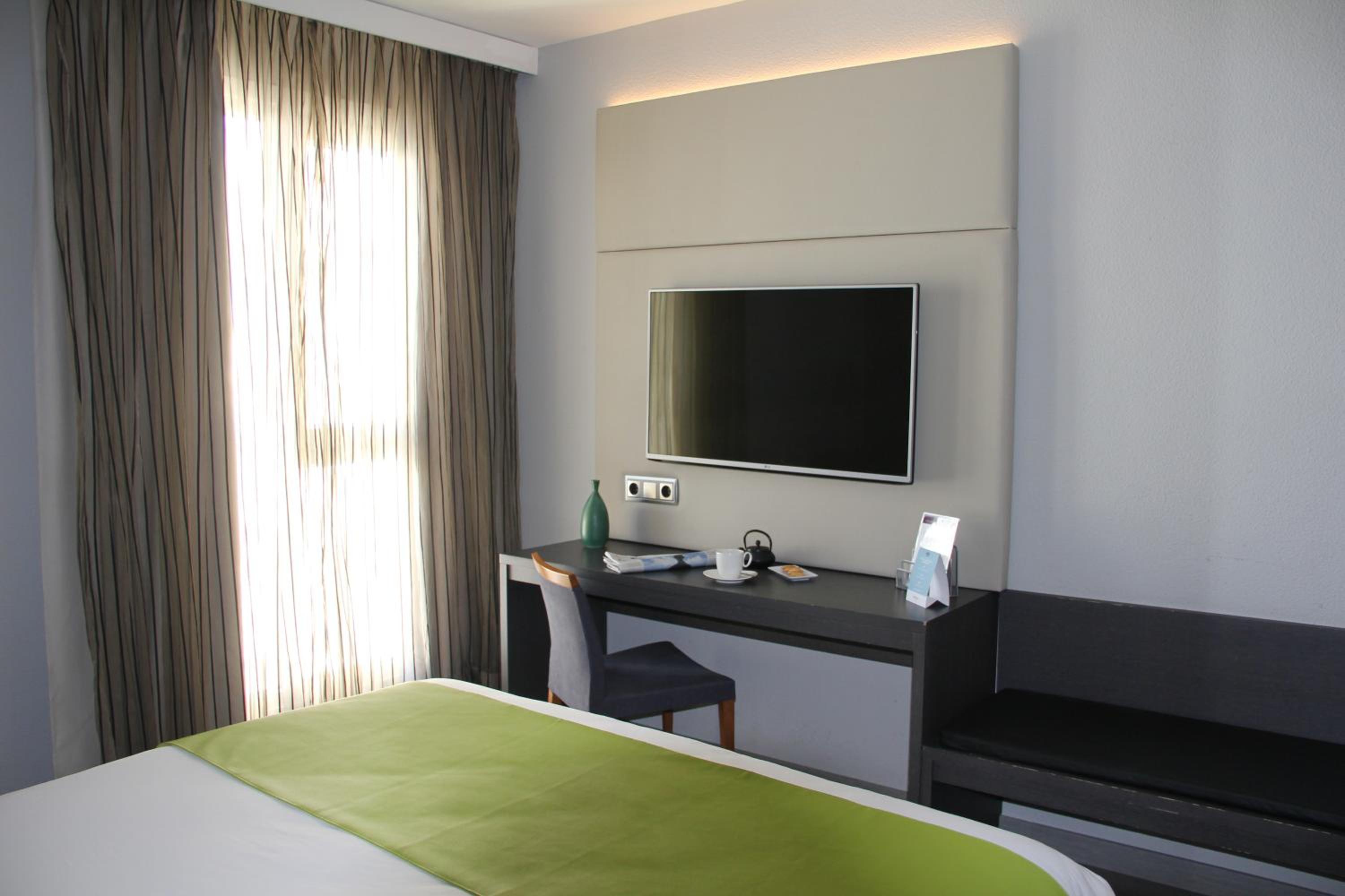 Queen Room - Photo 8