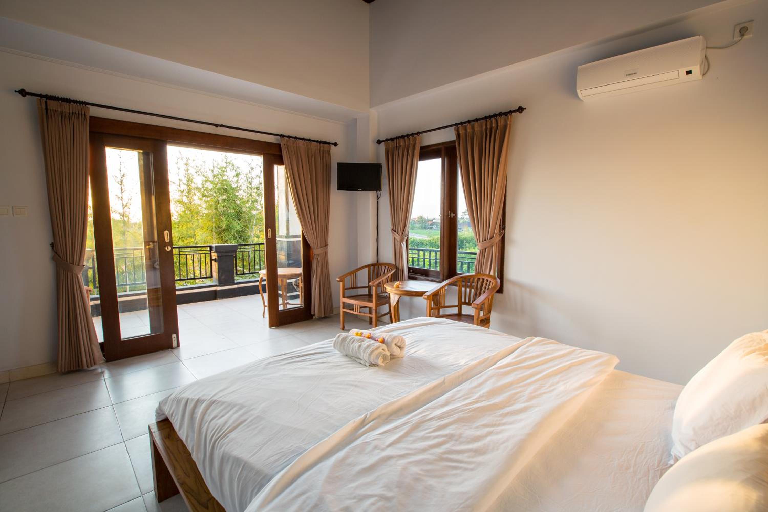 Deluxe Double Room with Balcony - Photo 26