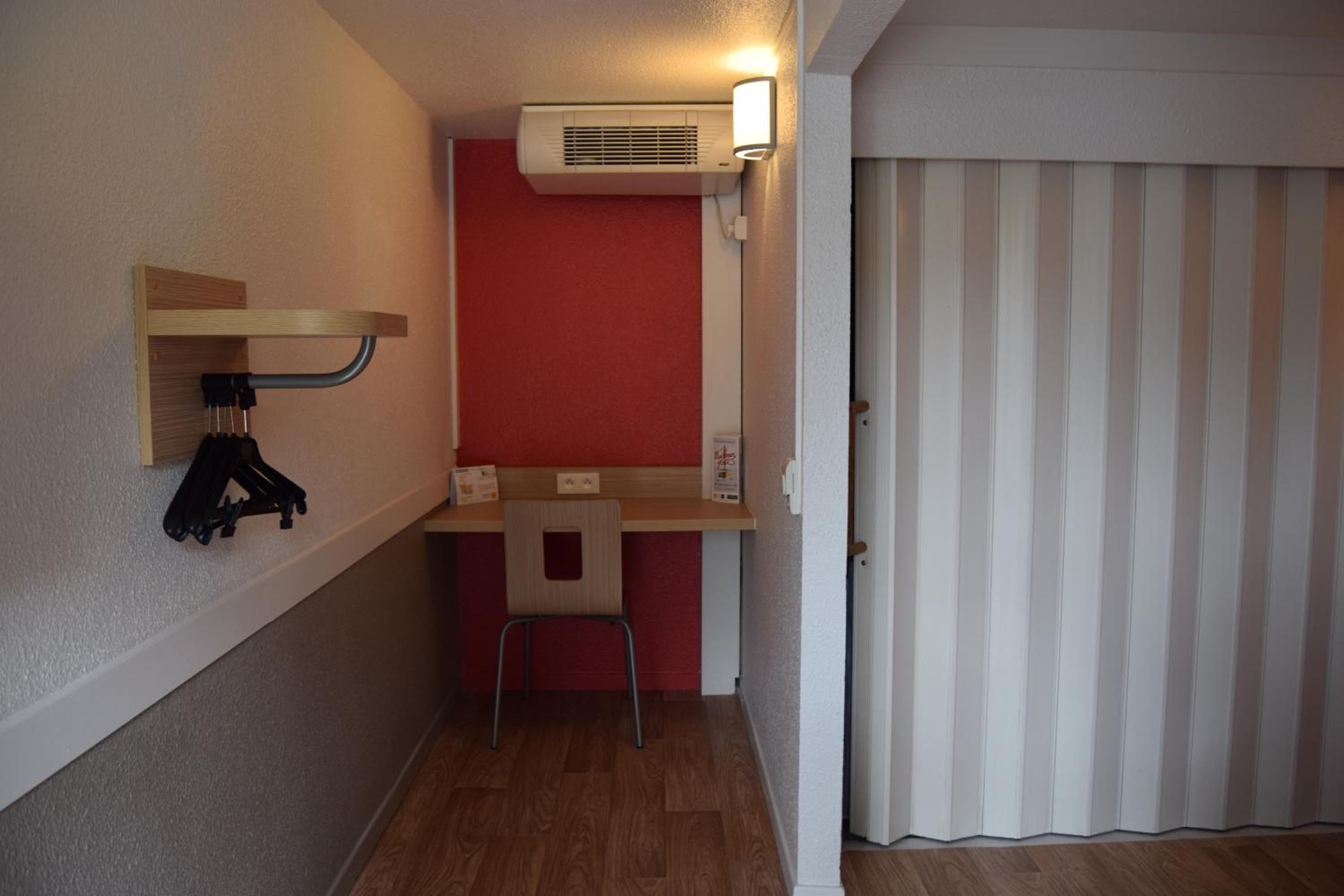 Double Room - Photo 6