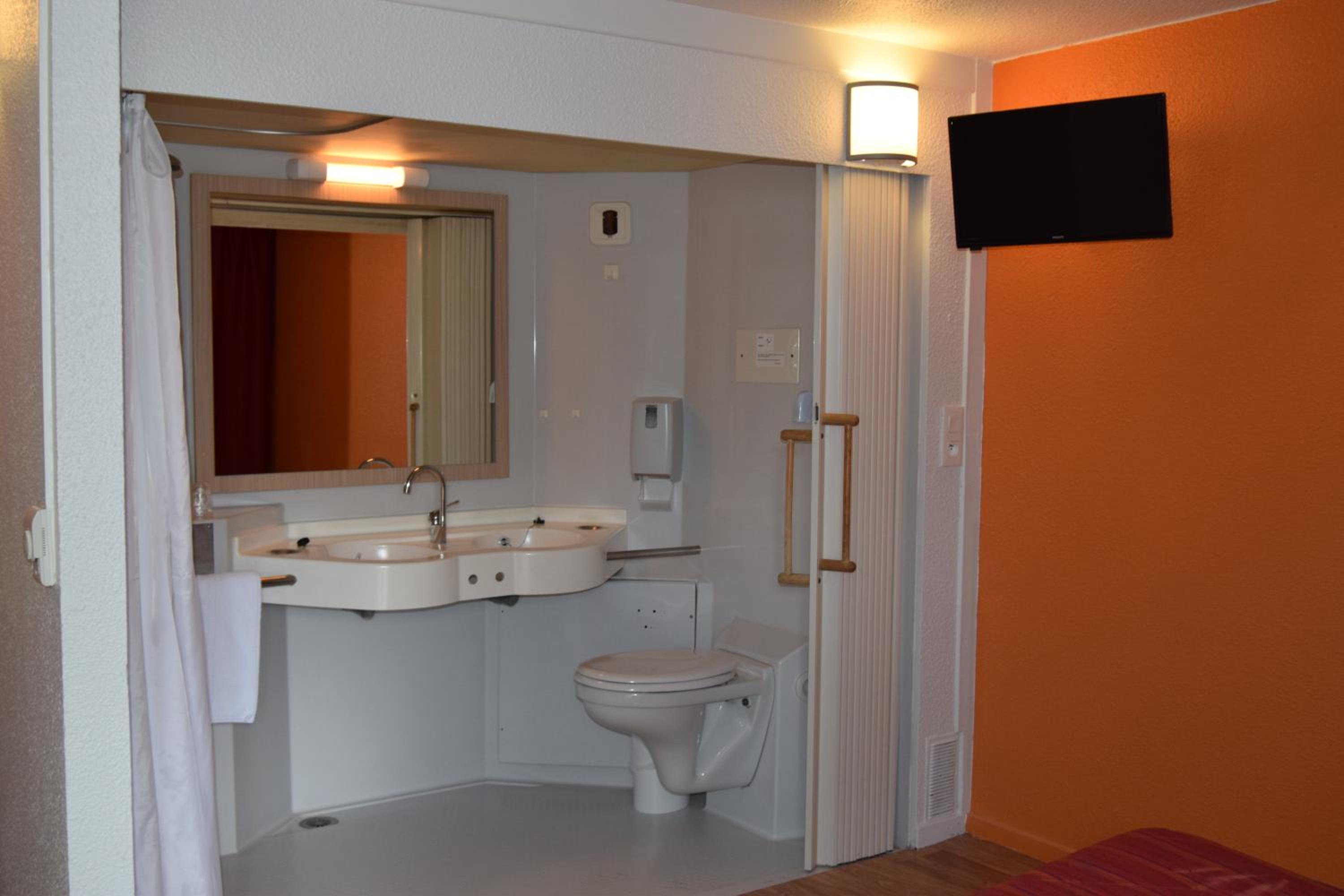 Double Room - Photo 5