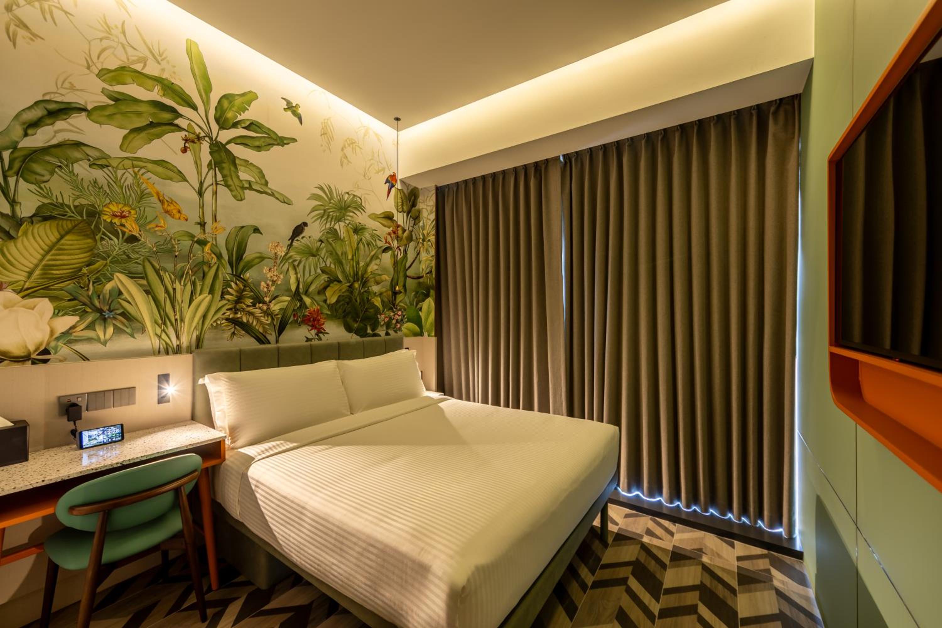 Deluxe Room with 1 Double Bed photo 2