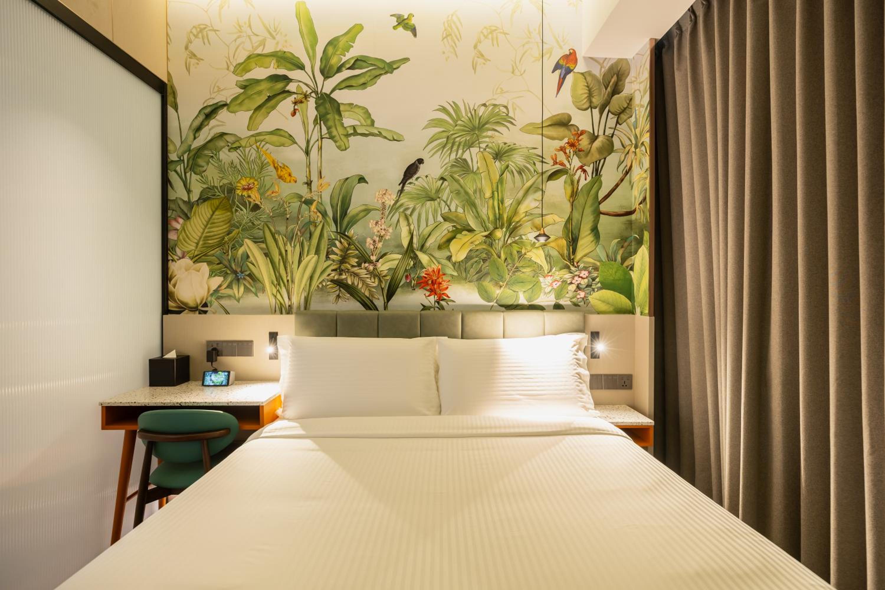 Deluxe Room with 1 Double Bed photo 3