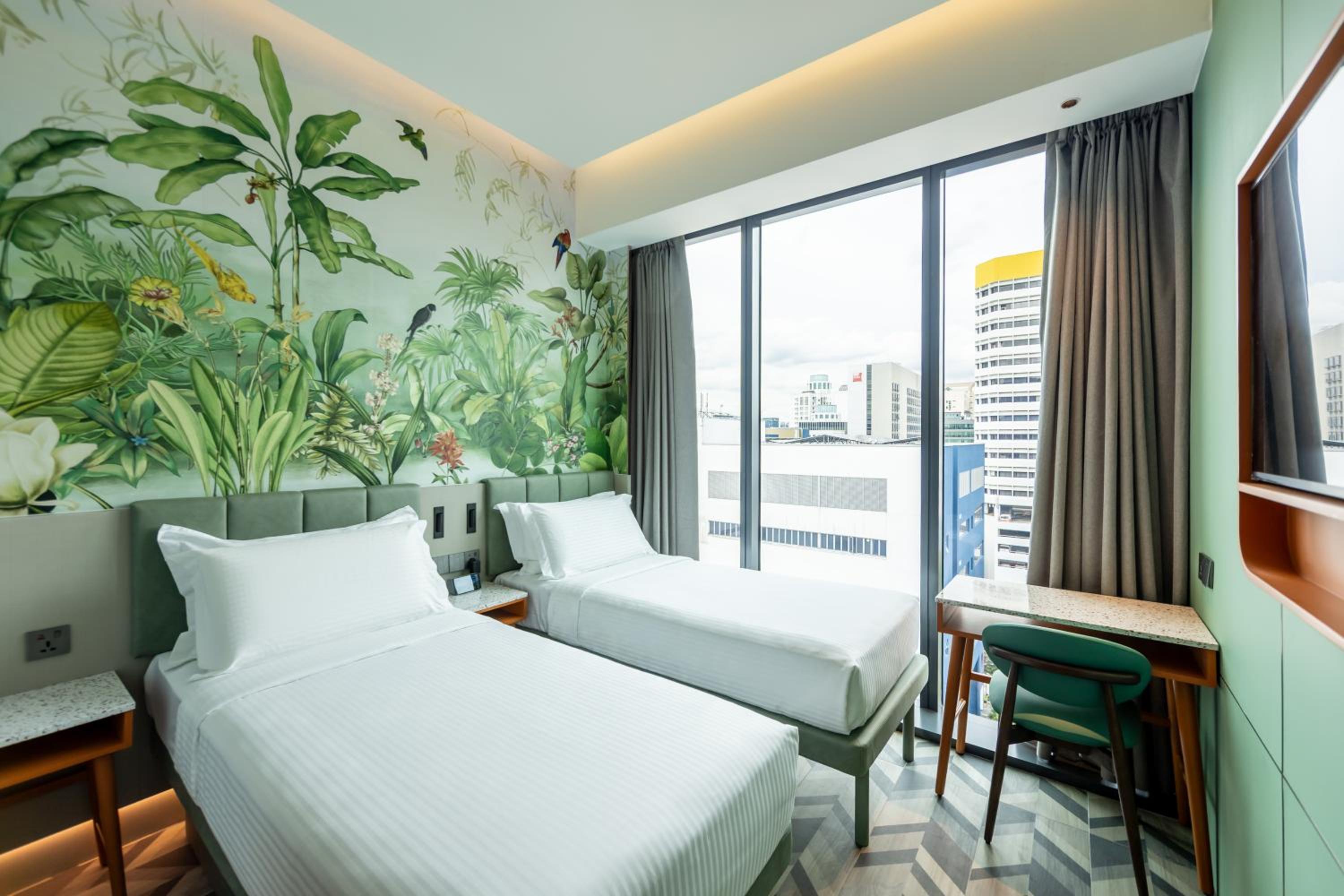Deluxe Room with 2 Single Beds photo 3