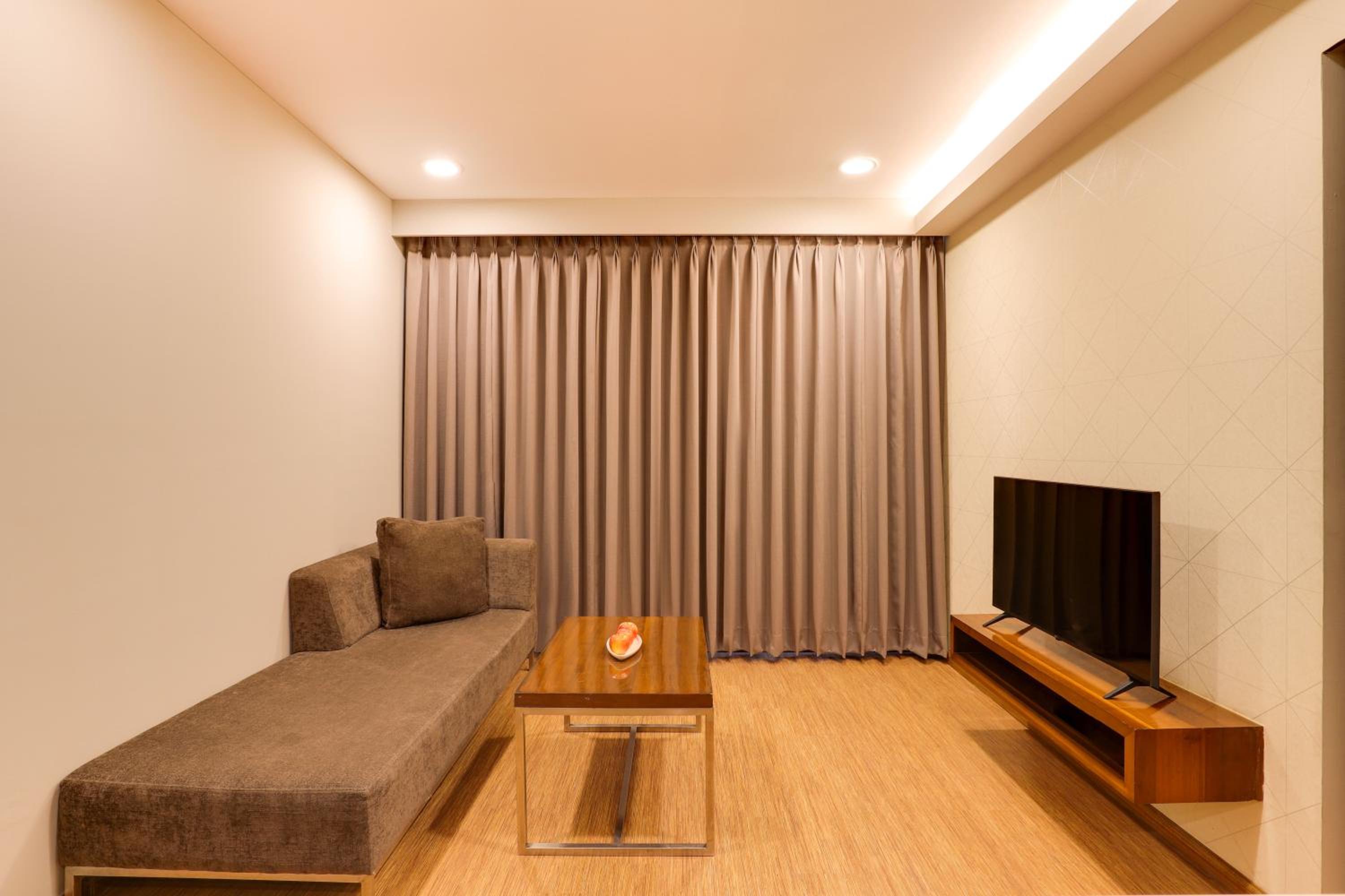 Deluxe Suite - Photo 9