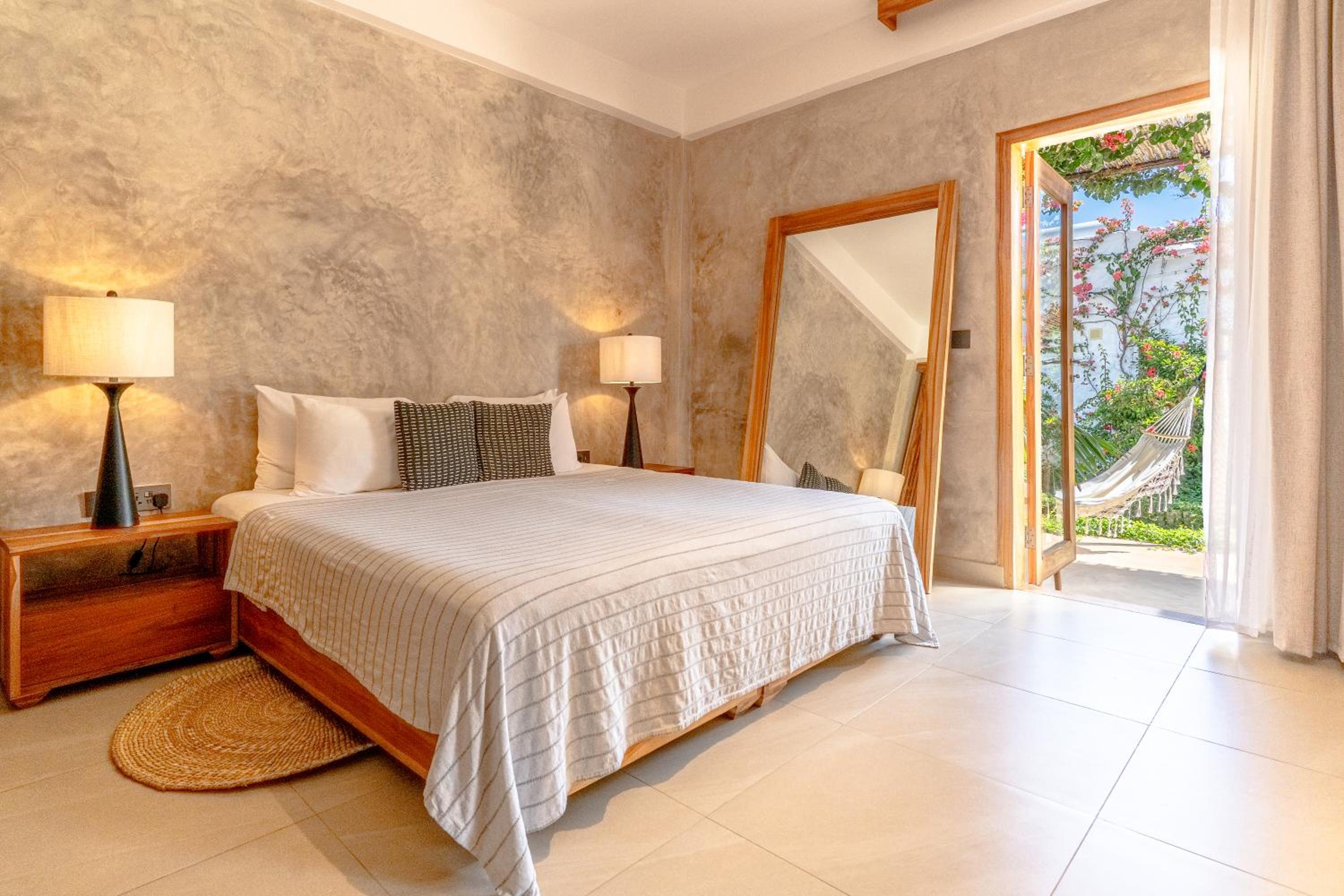 Villa with Garden View