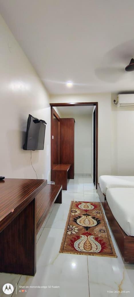 Twin Room - Photo 4