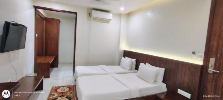 Twin Room - Photo 1