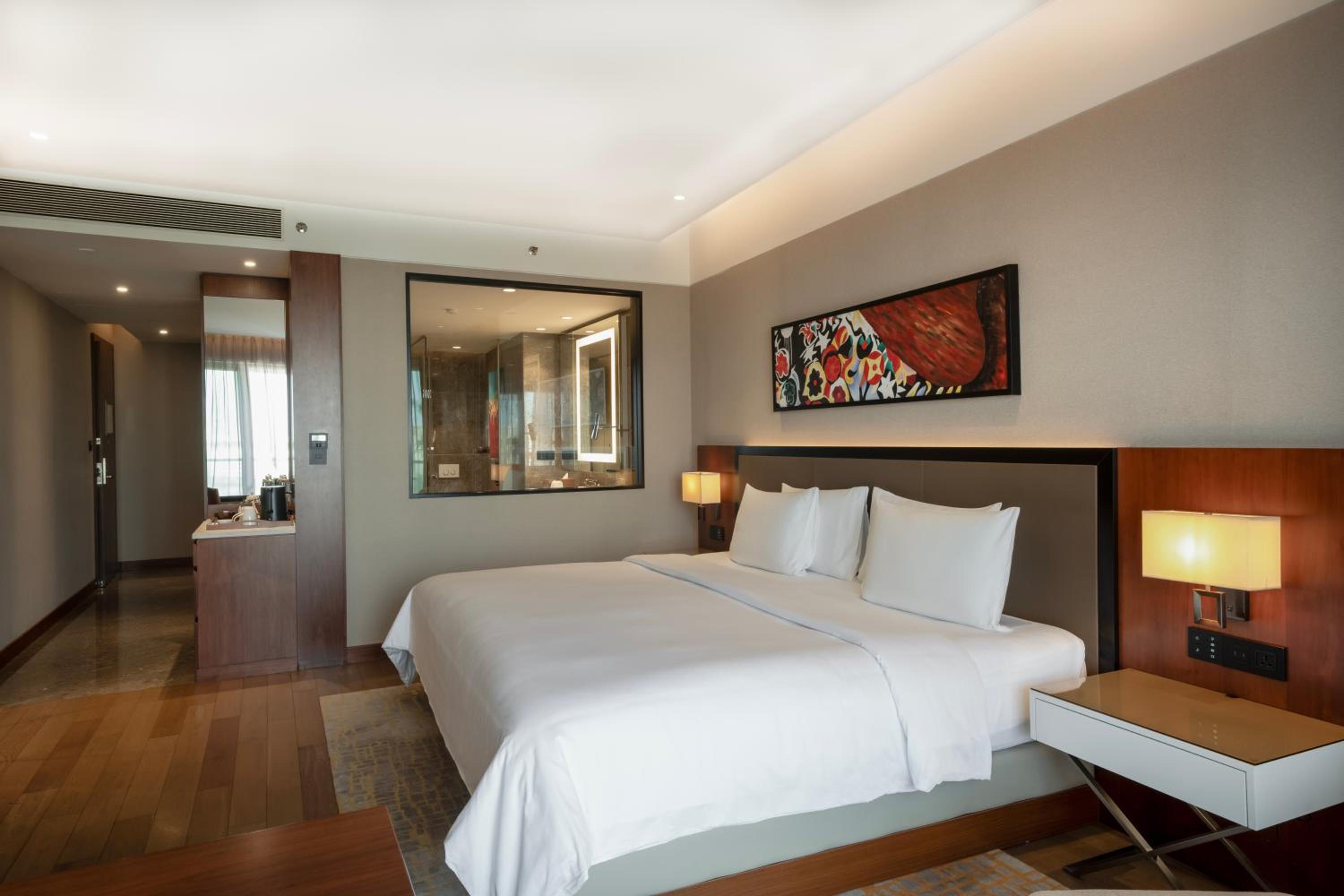 King Room with Terrace – Club Access King Room with Terrace – Club Access