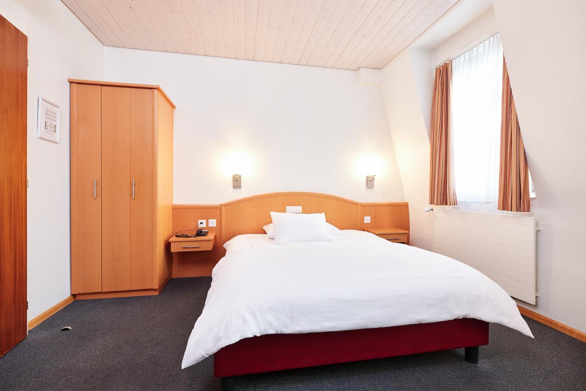 Budget Double Room photo 3