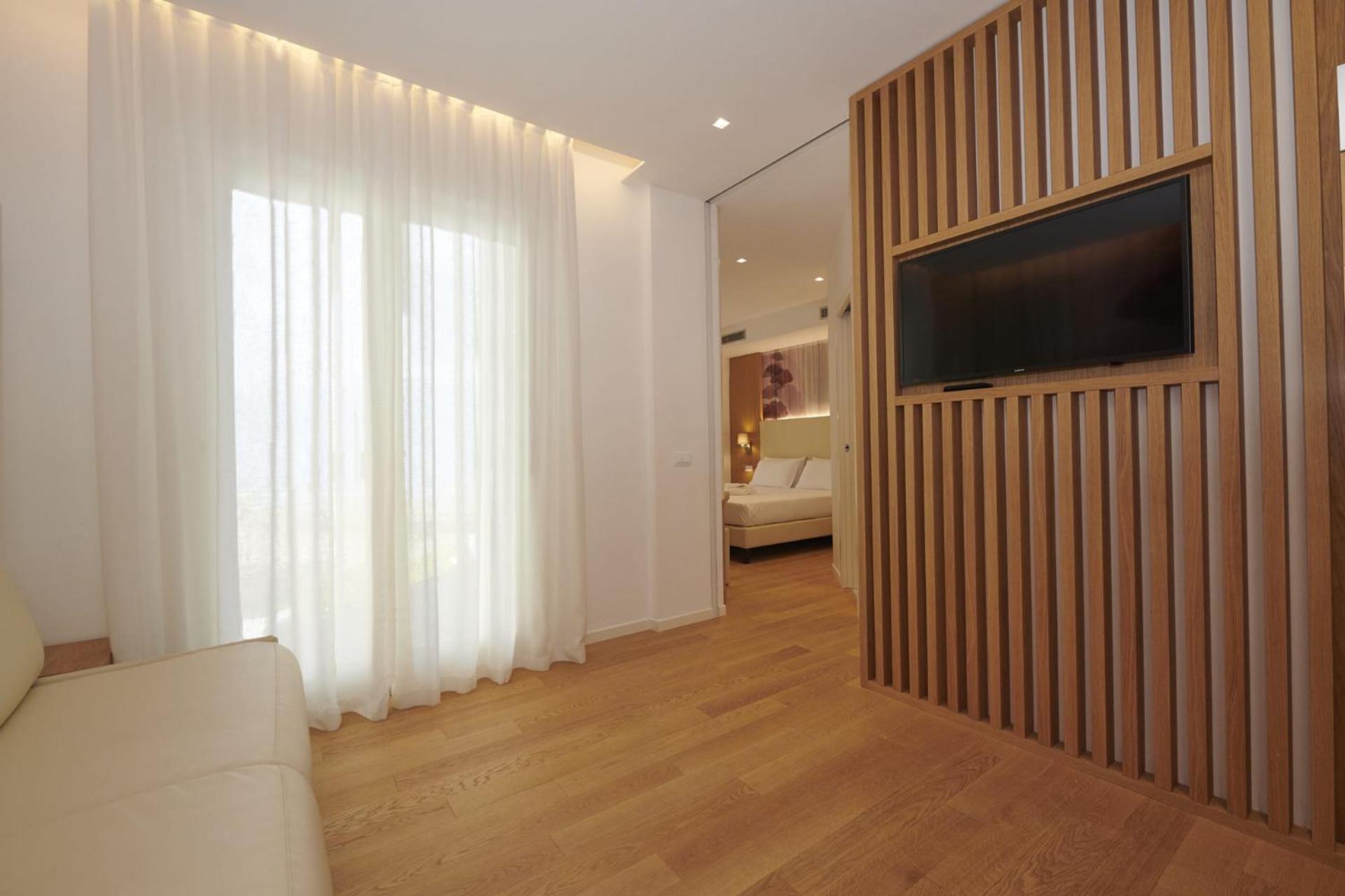 Suite with Balcony - Photo 1