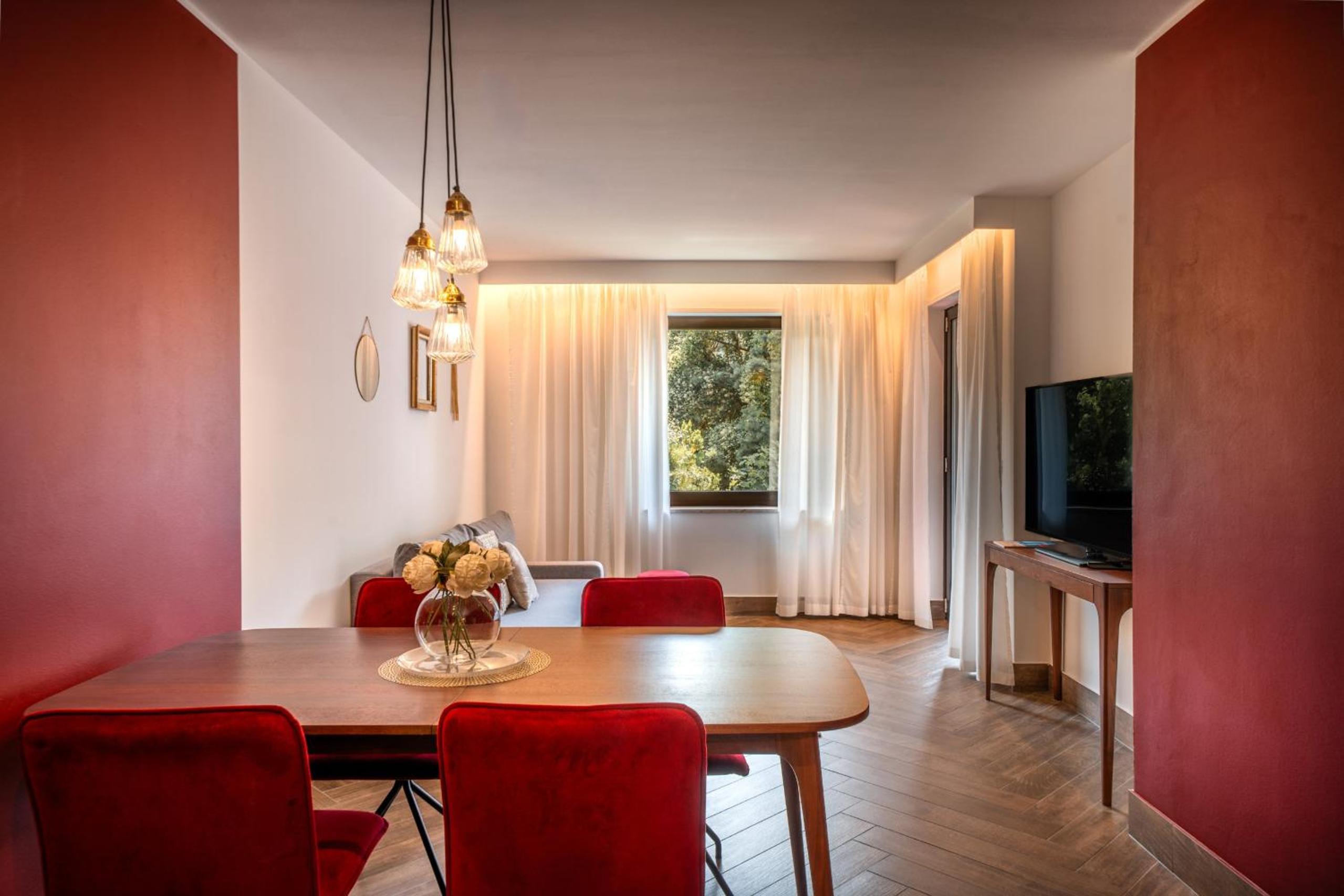 Apartment with Garden View
