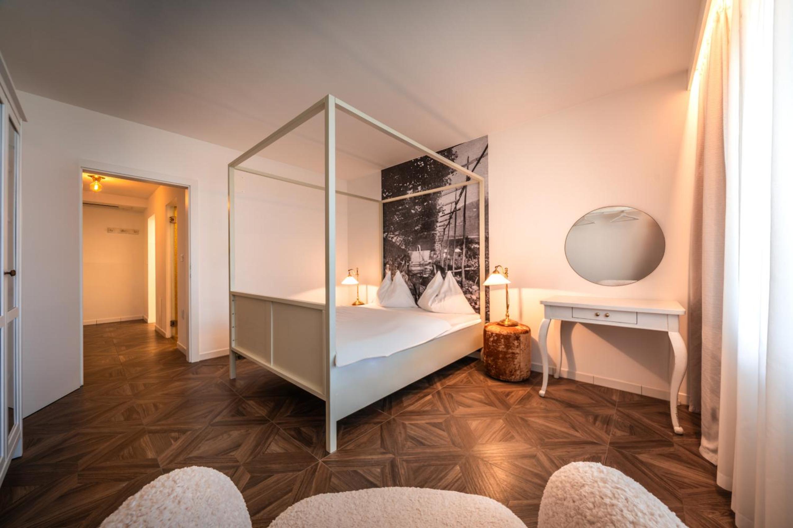 One-Bedroom Apartment with Balcony and Water View