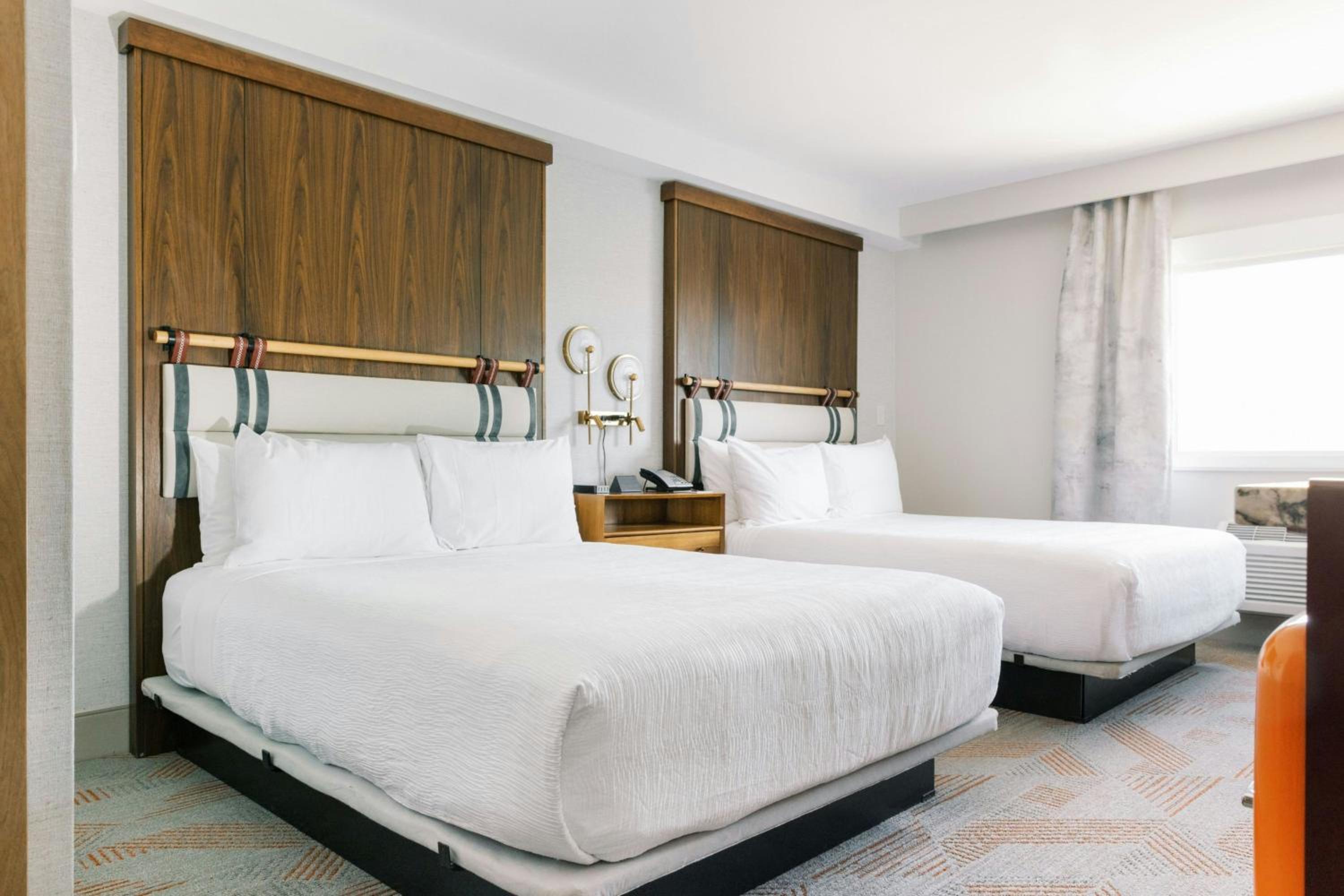 Queen Room with Two Queen Beds - Photo 7