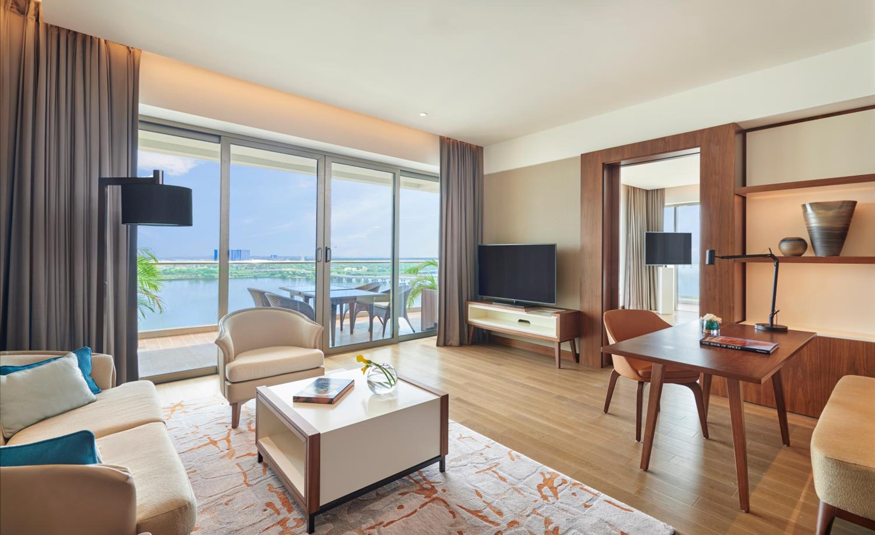 Grand Terrace Suite with Backwater View Grand Terrace Suite with Backwater View