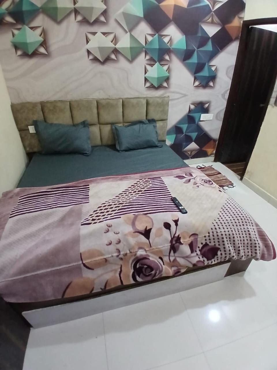 Budget Double Room photo 2