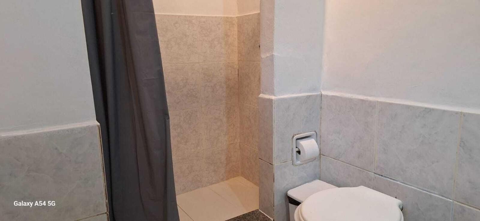Economy Triple Room photo 1