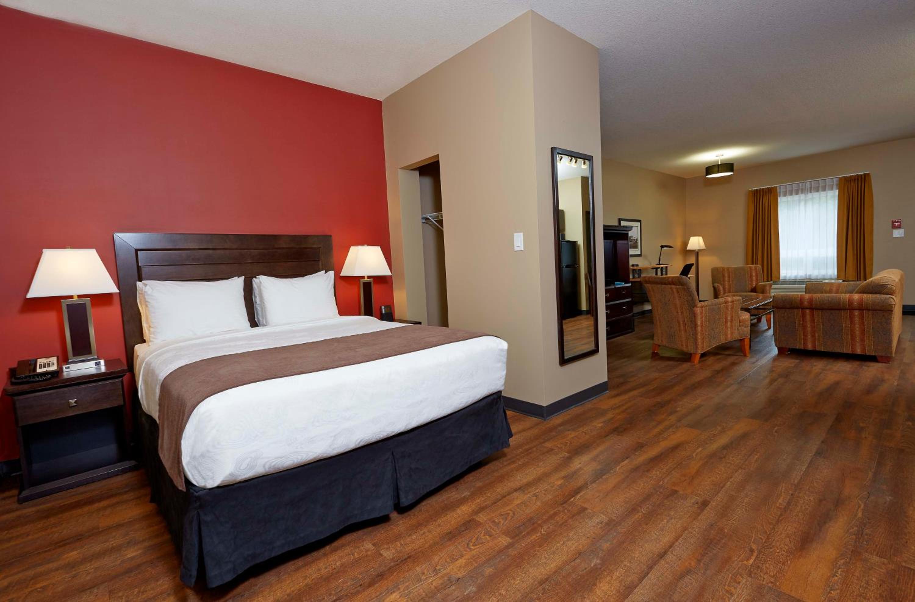 Queen Suite with Kitchenette