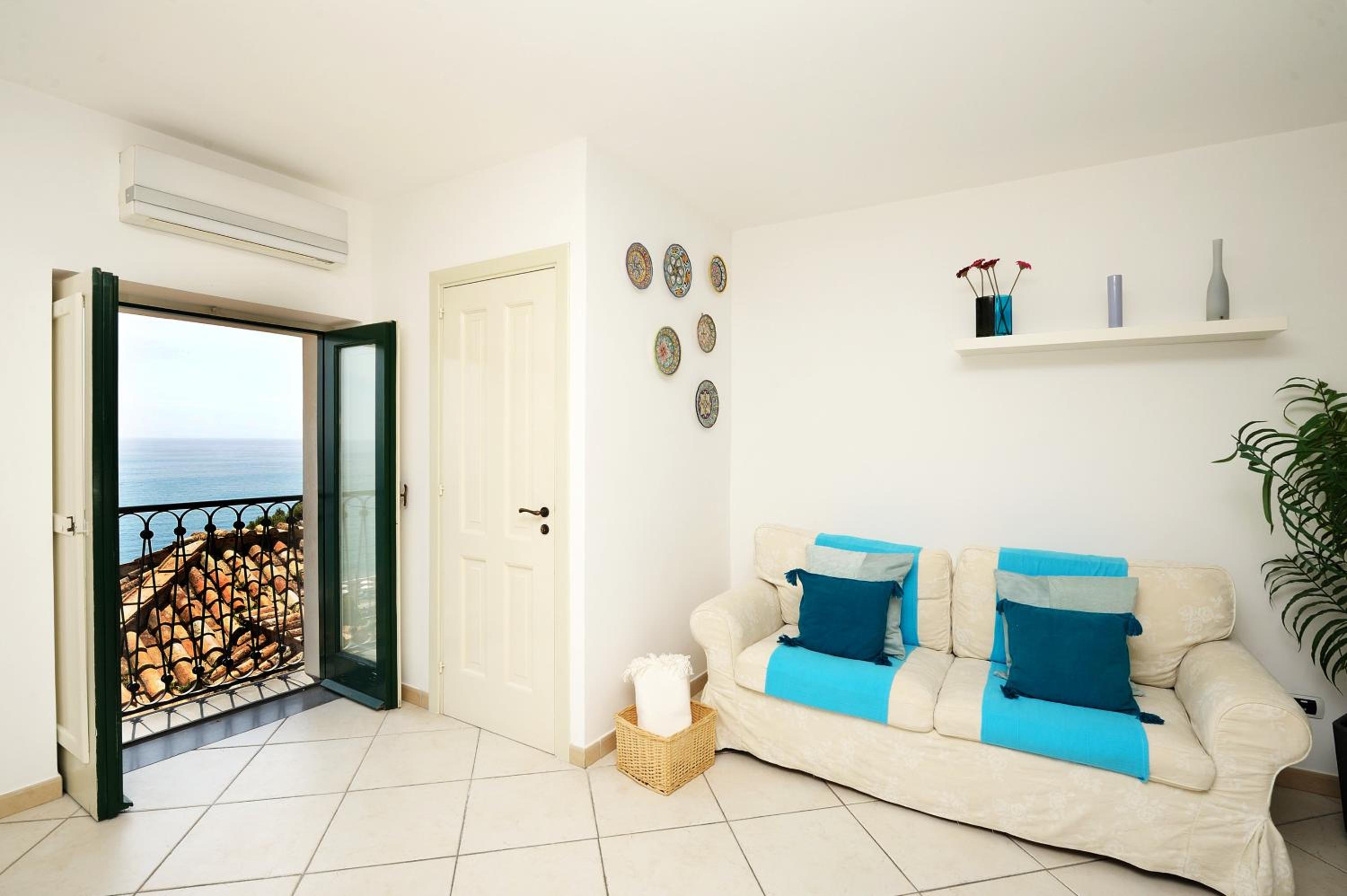 One Bedroom Apartment with Sea View
