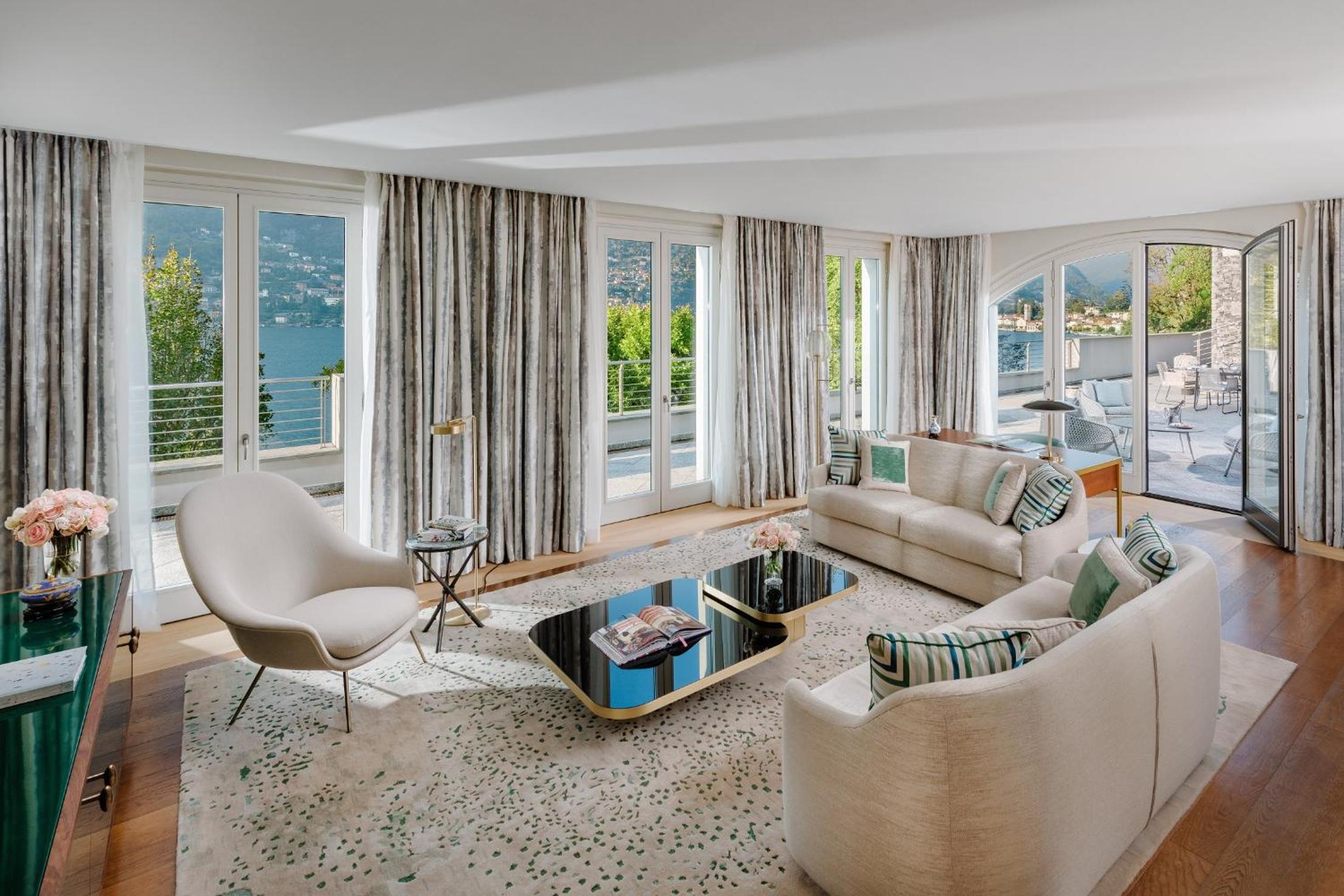 Panoramic Suite with Private Pool