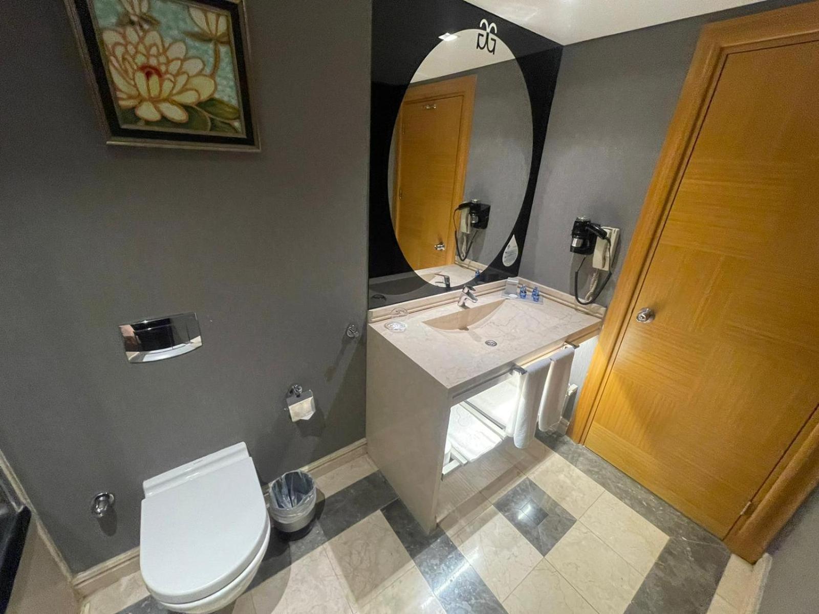 Superior Triple Room thumbnail 6