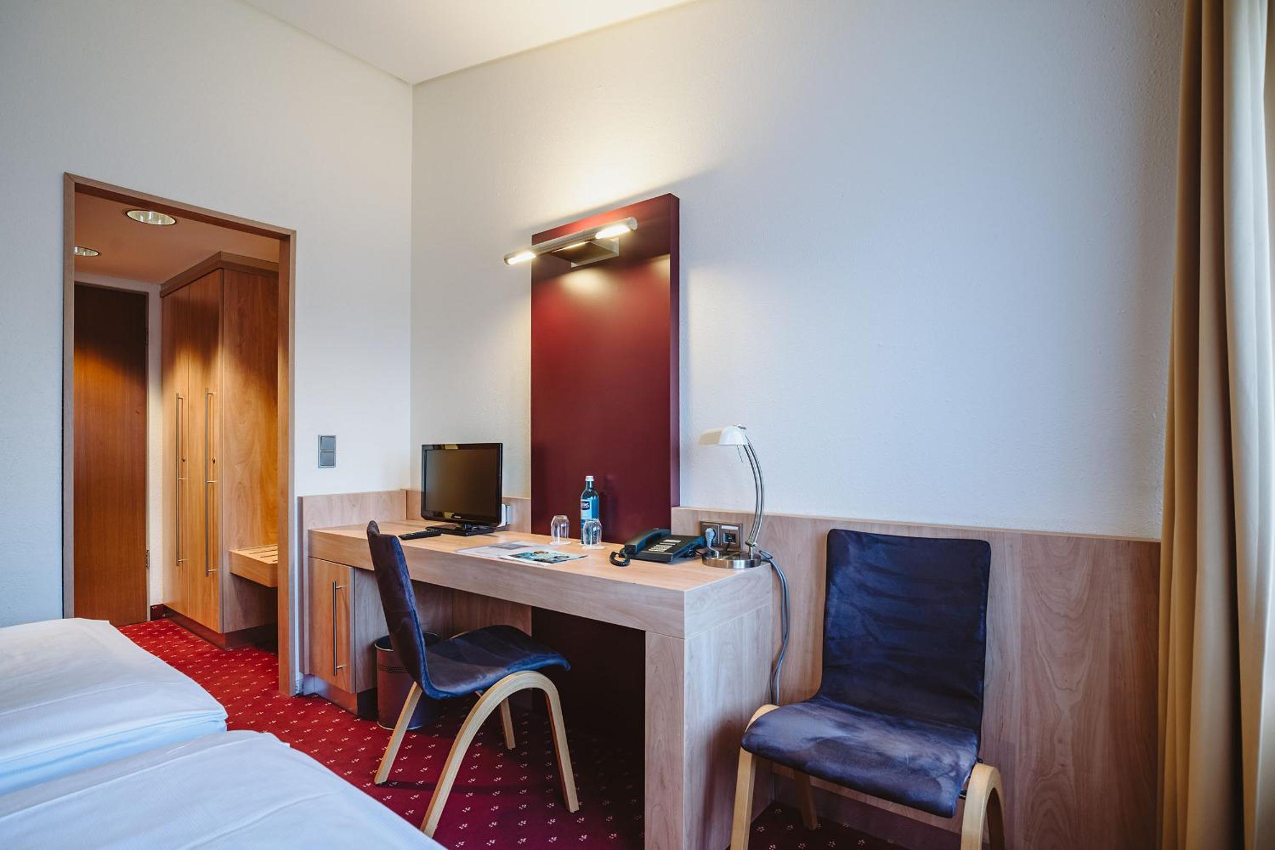 Economy Double Room photo 3