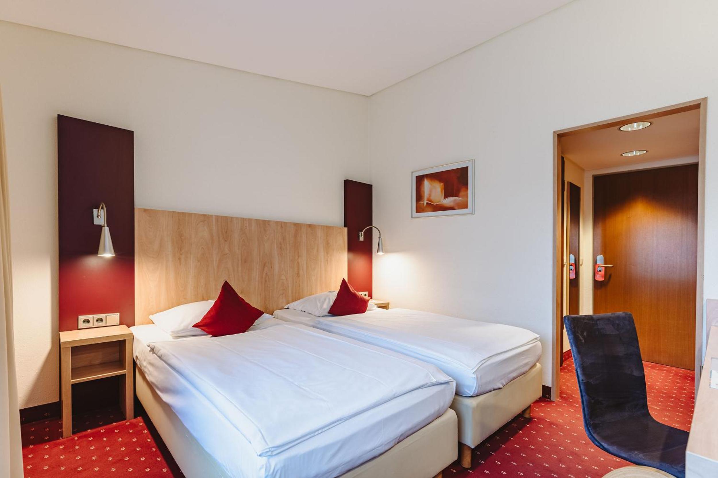 Economy Double Room photo 3