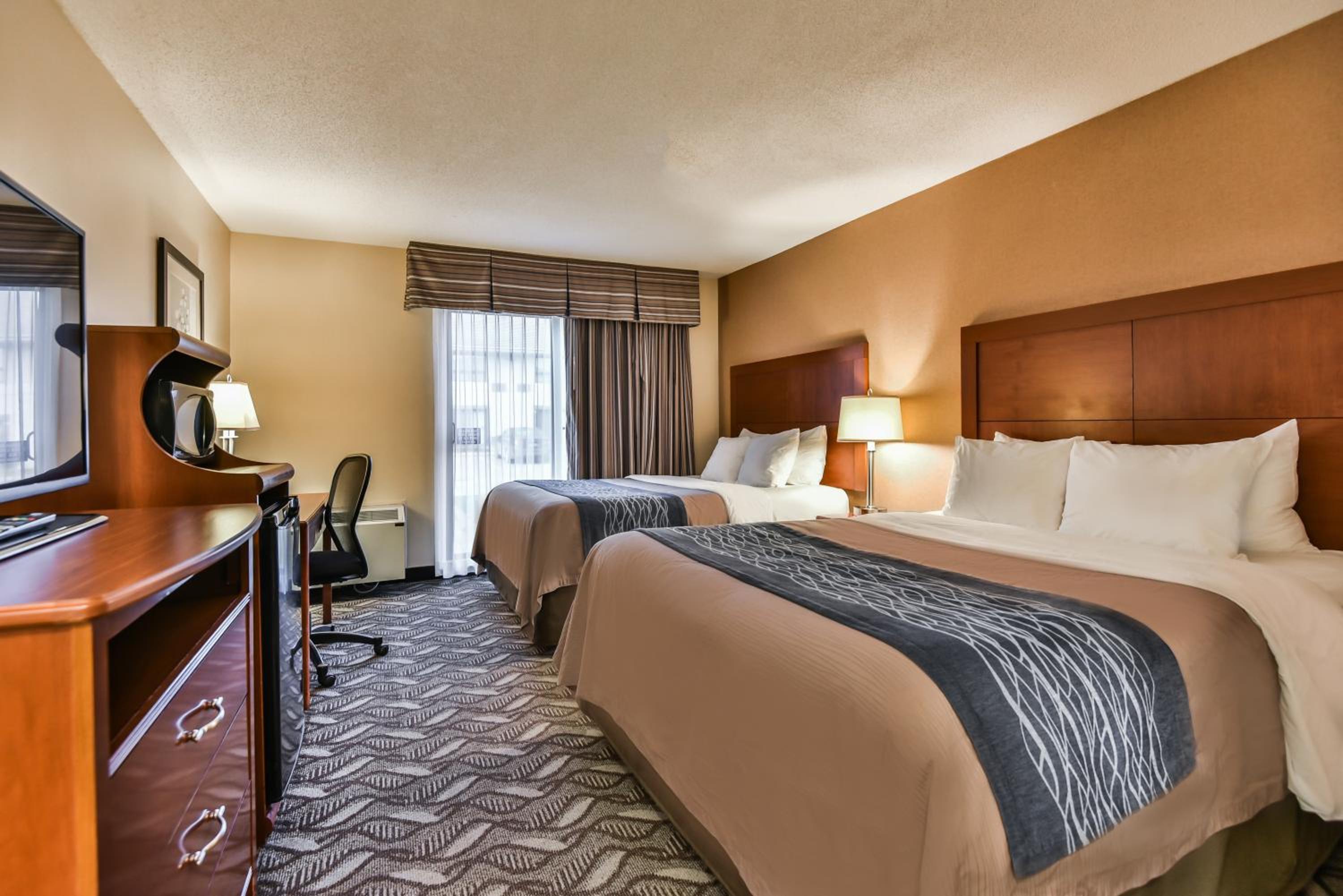 Queen Suite with Two Queen Beds - Upper Floor/Not Pet Friendly/Non-Smoking - Photo 1
