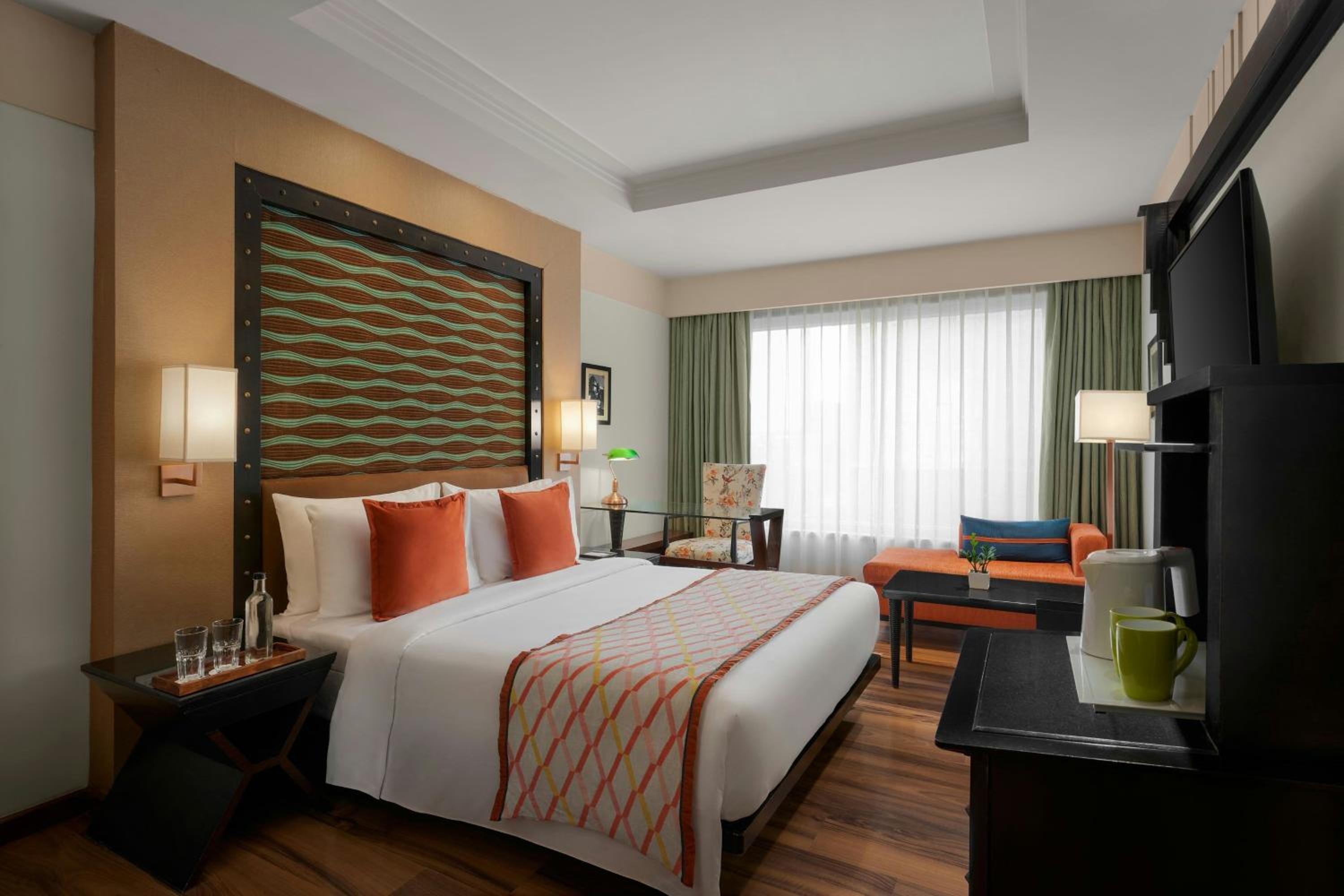 Fern Classic Queen Room with Limited View - Photo 1