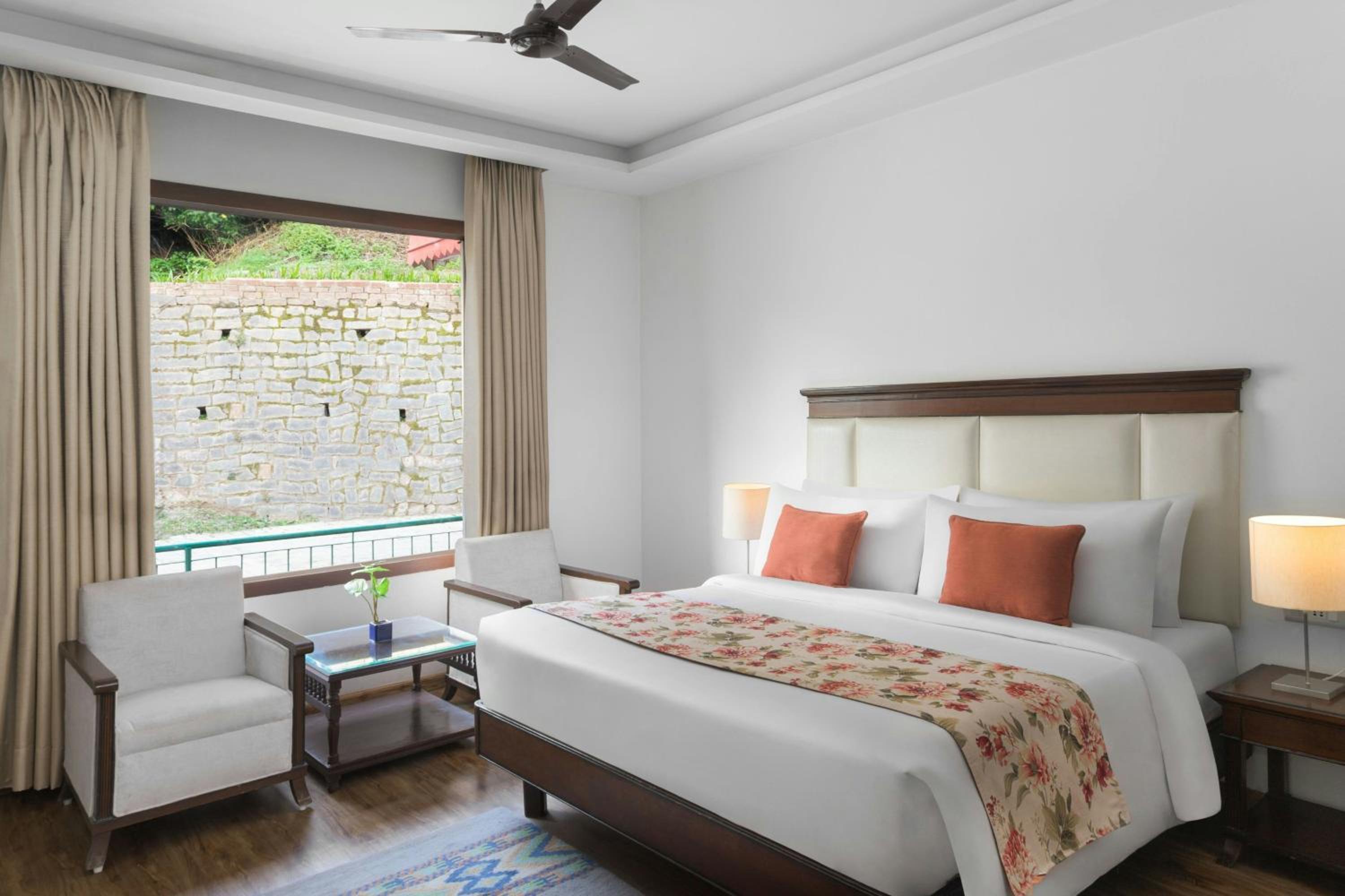 Hazel Two-Bedroom King Suite with Limited View photo 2
