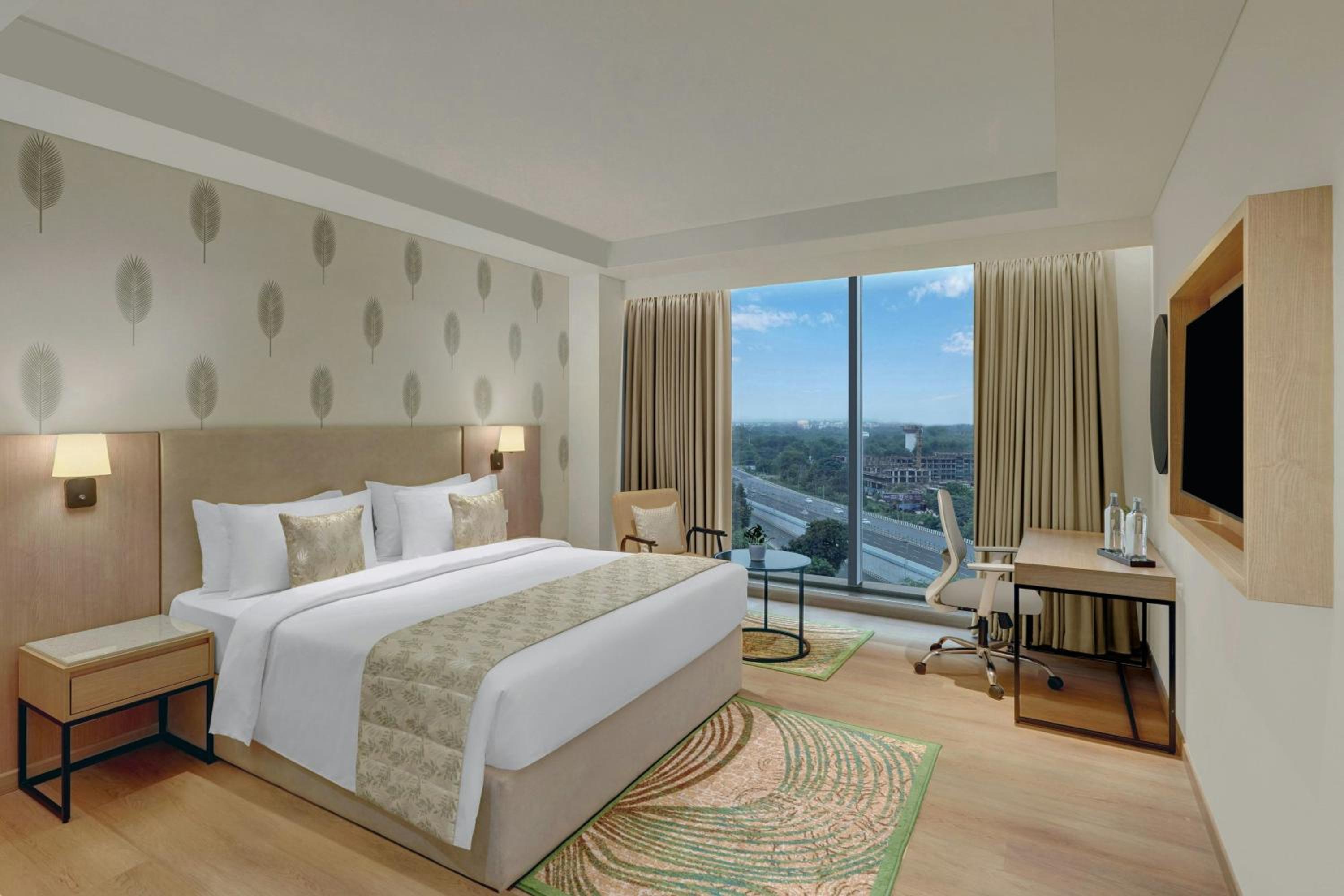 Winter Green Room with City View - Photo 1