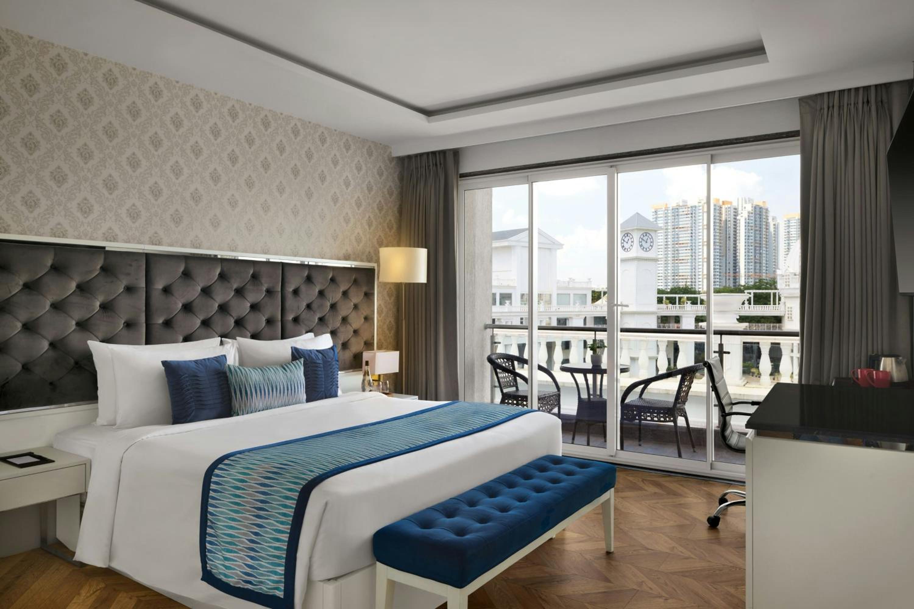 Hazel King Suite with Balcony and Garden View