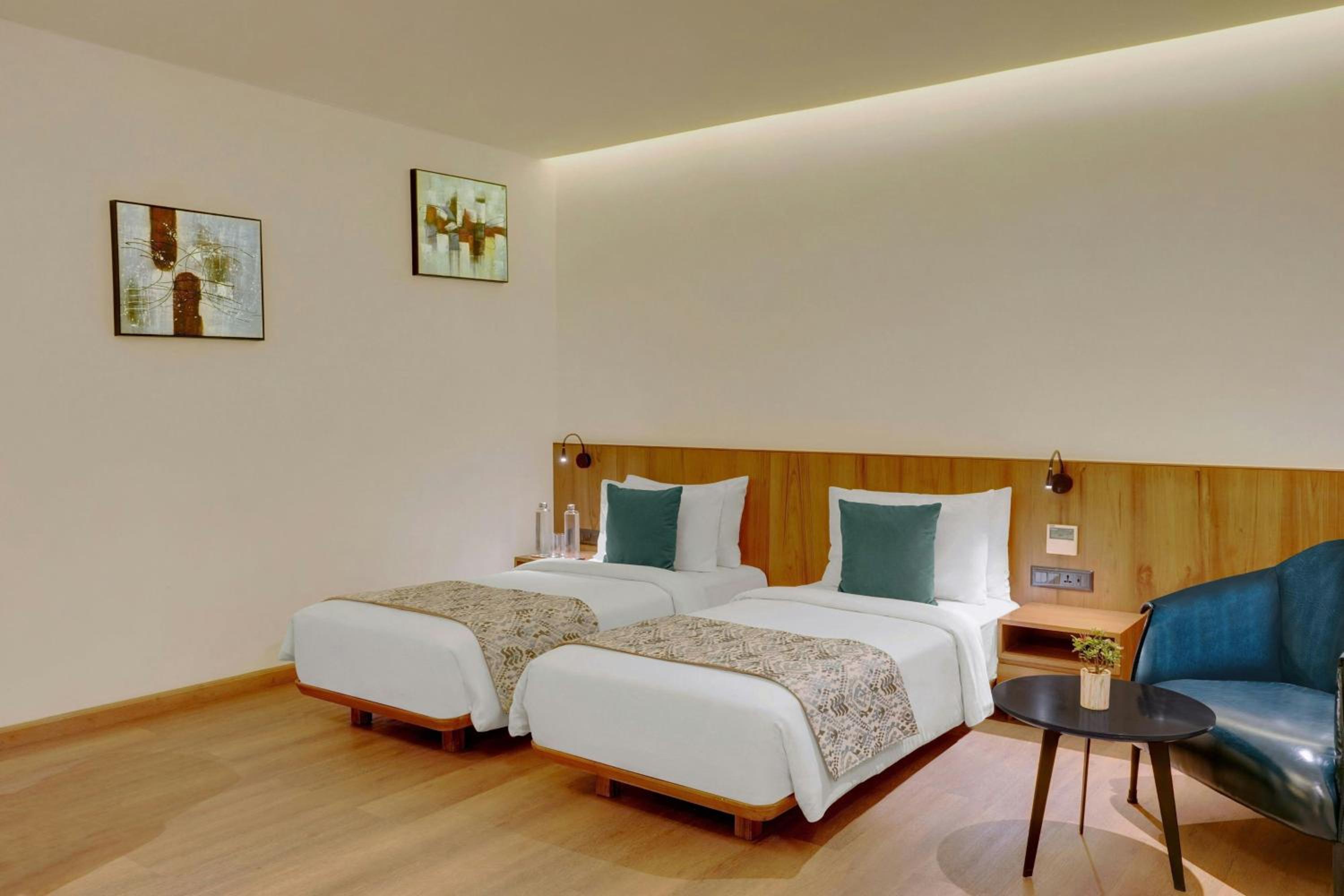 Winter Green Premium Twin Room with No View - Photo 1