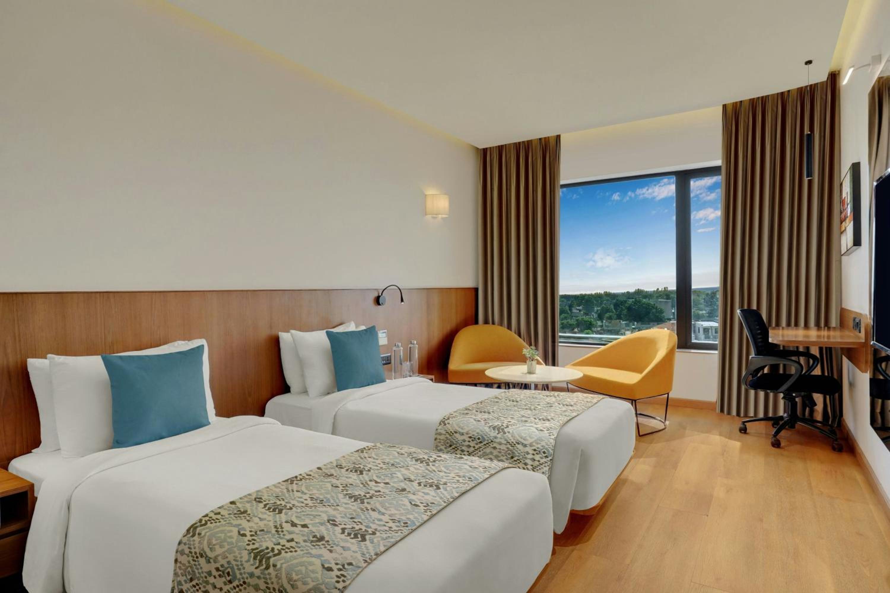 Winter Green Twin Room with City View - Photo 1
