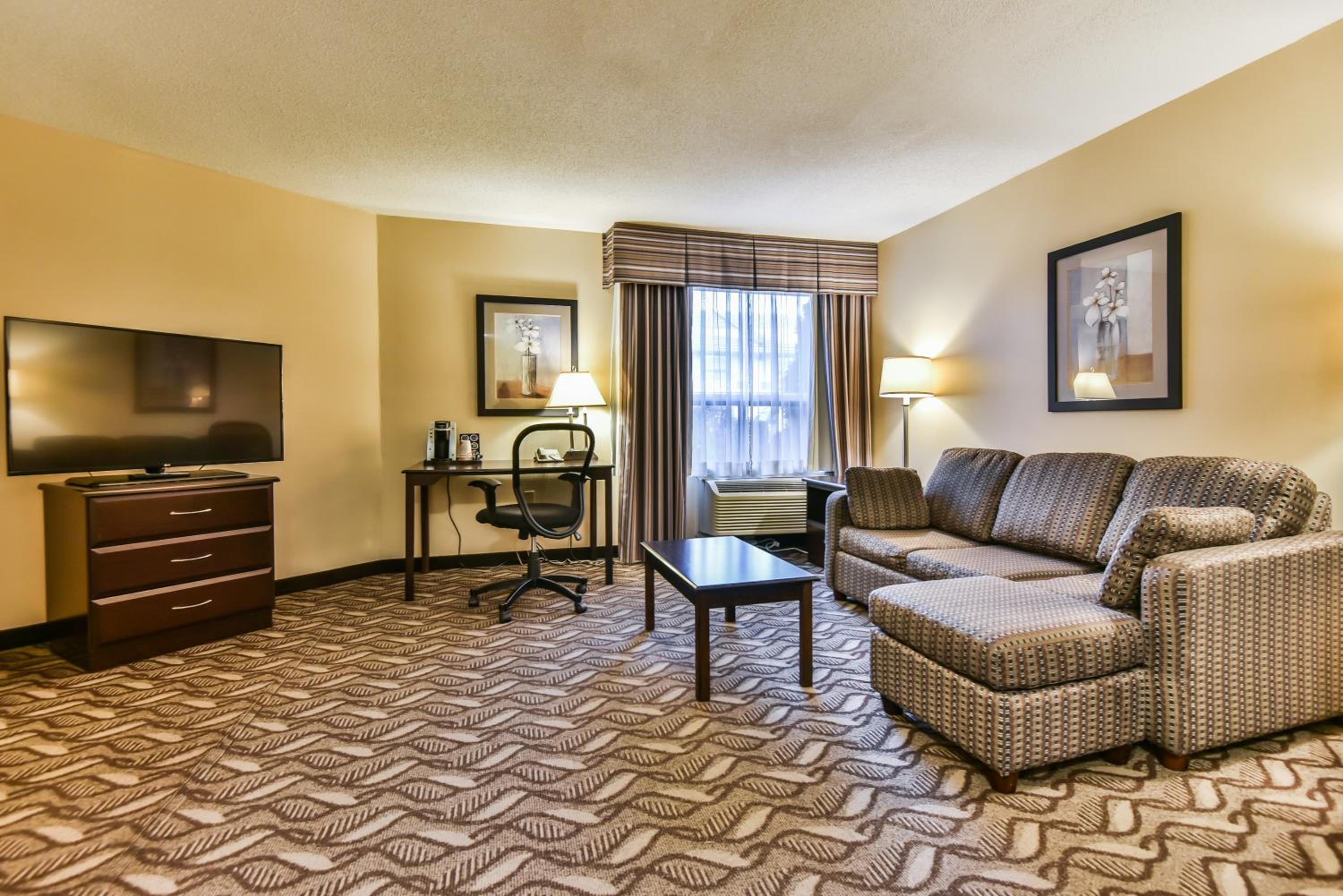 King Suite with Sofa Bed - Upper Floor/Non-Smoking/No Pets Allowed photo 1