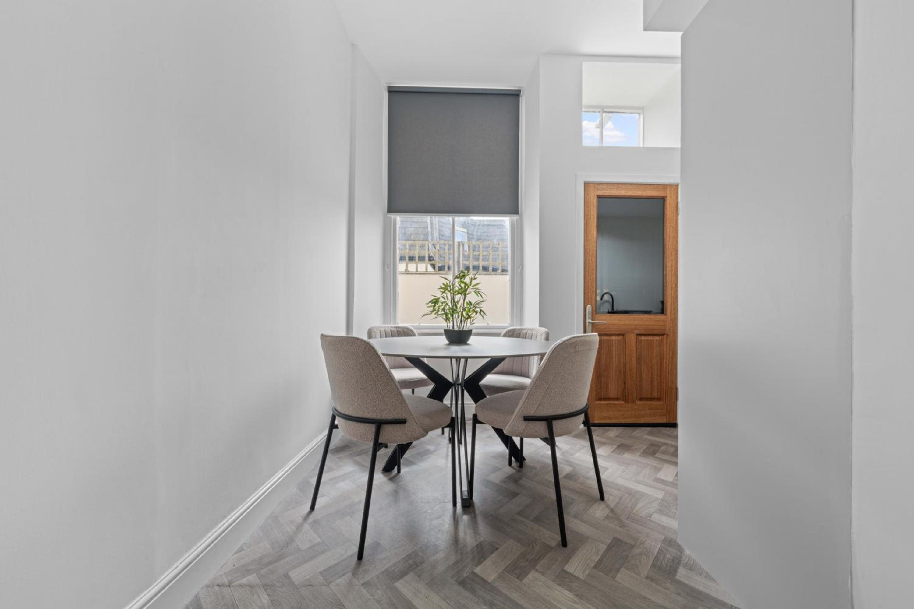 Apartment - Ground Floor photo 3