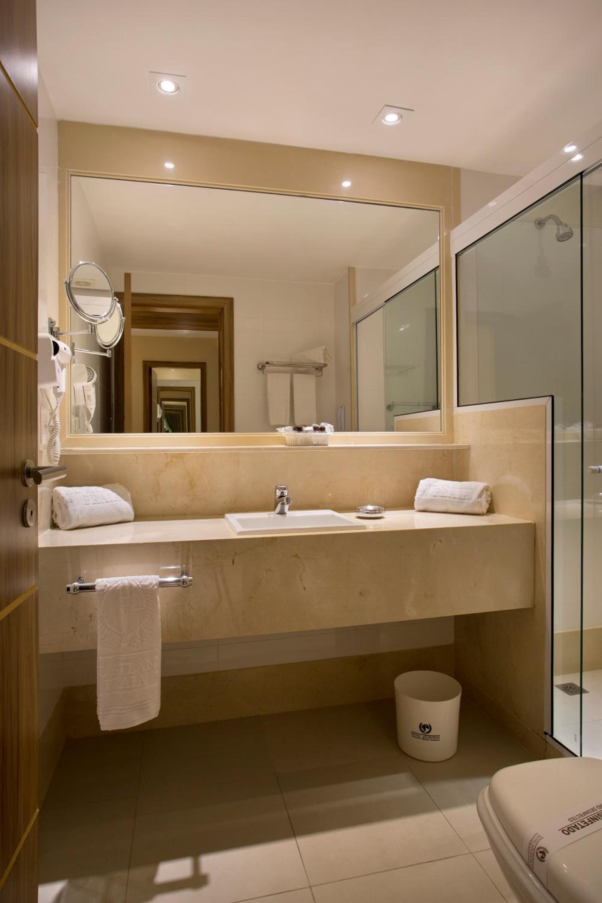 Standard Triple Room - Photo 2