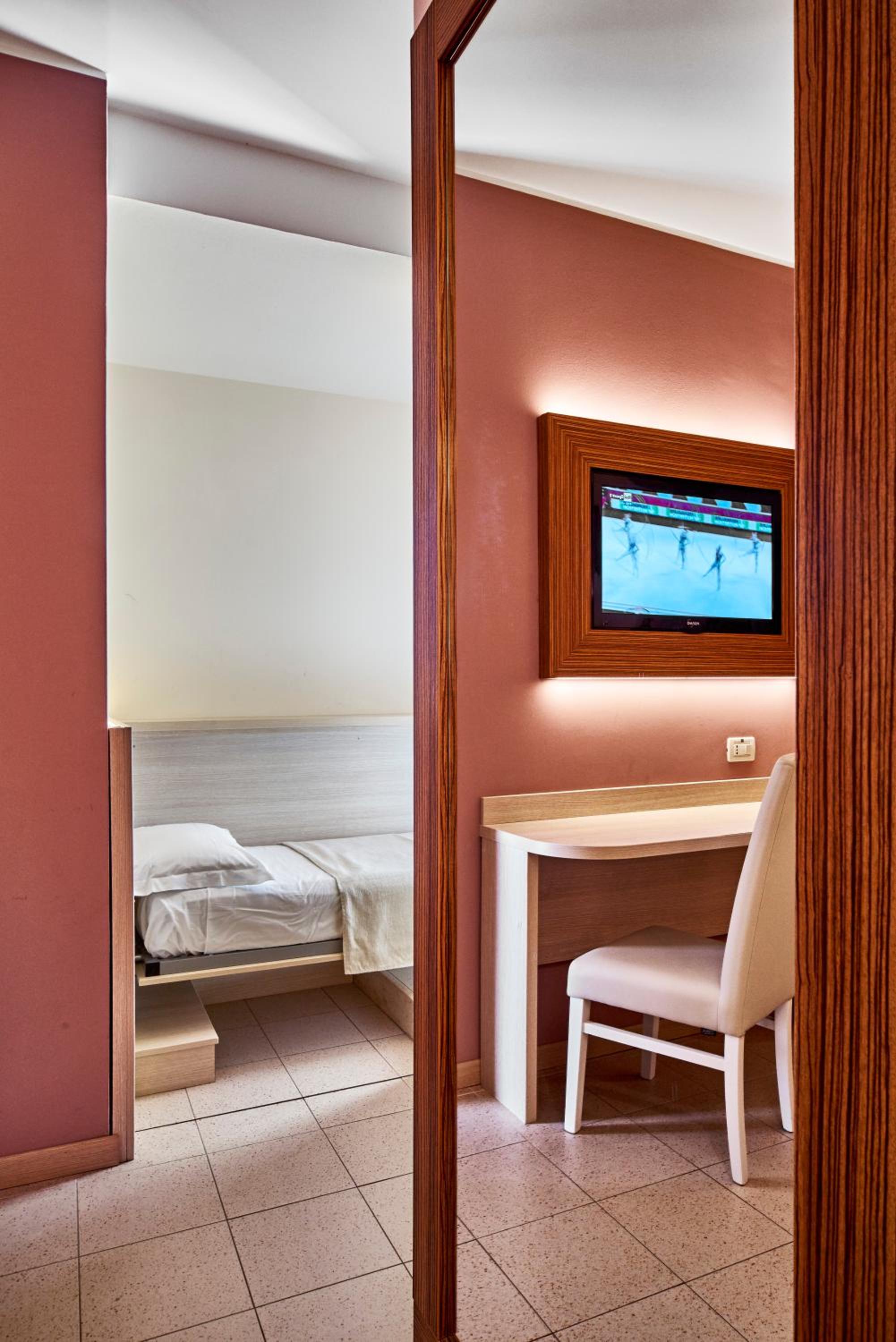 Triple Room with Balcony - Photo 1