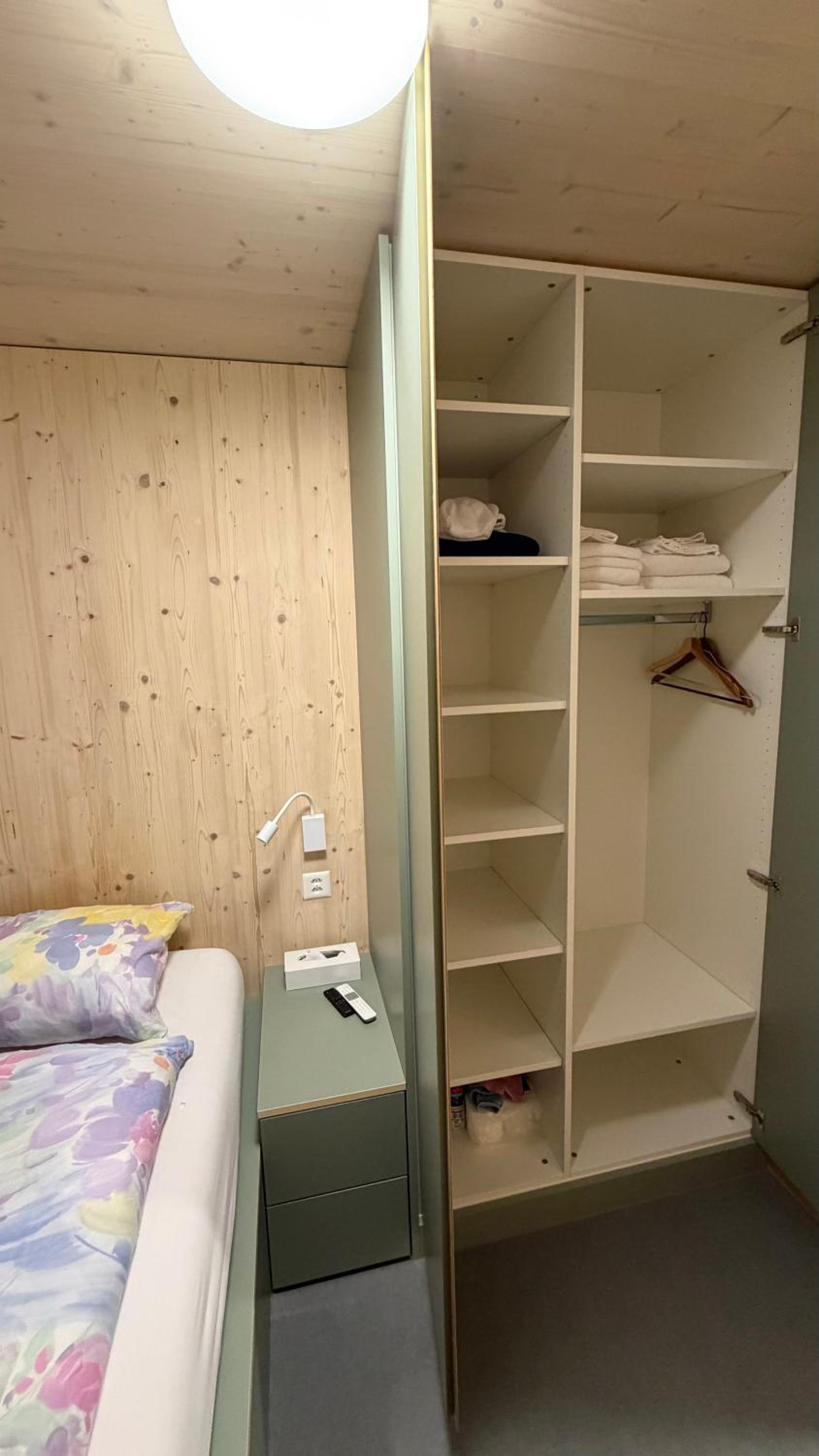 Single Room with Private Bathroom photo 1