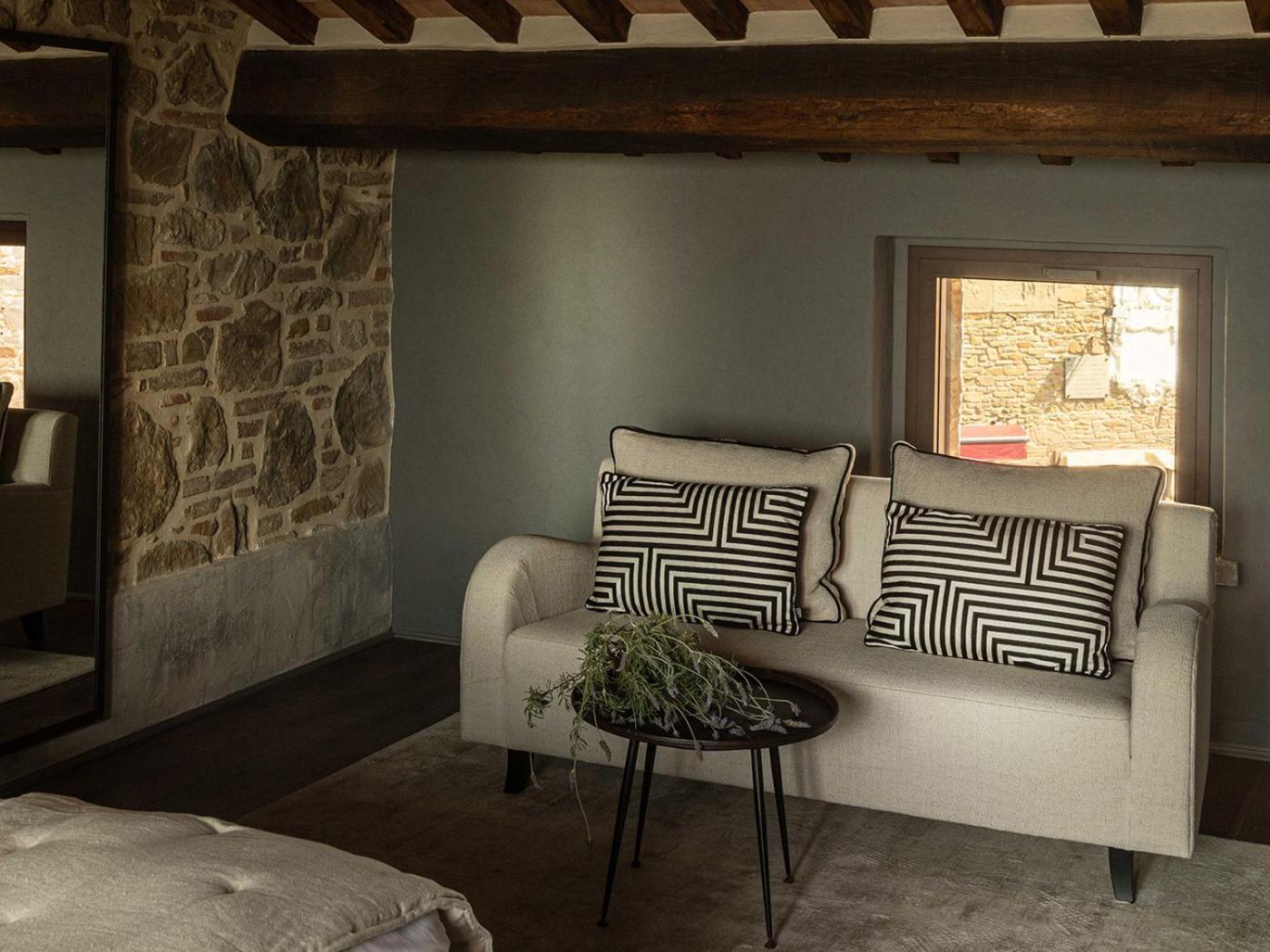 Suite with Lake View photo 3