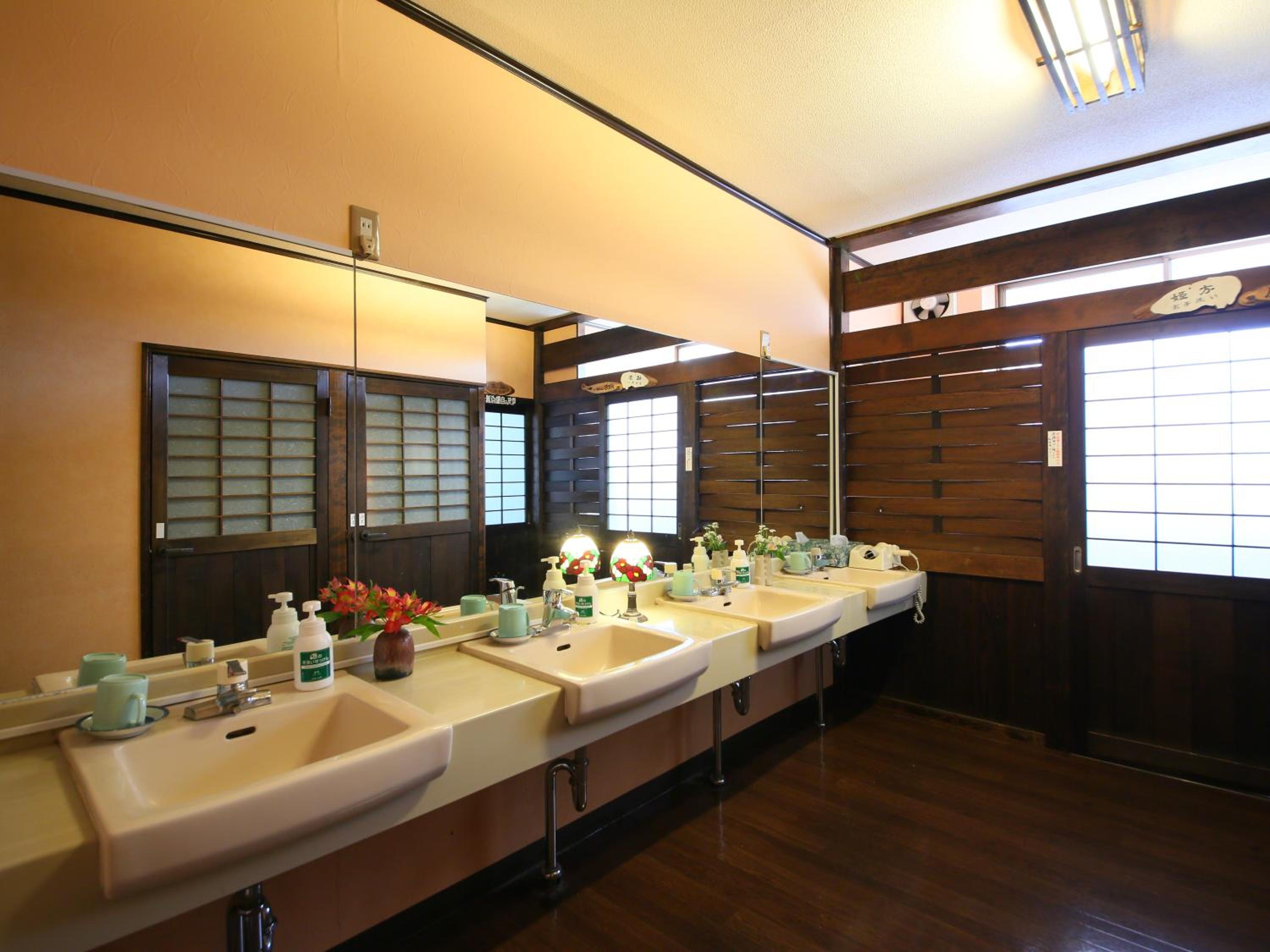 Japanese Style Quadruple Room with Shared Bathroom  - Non-Smoking photo 2