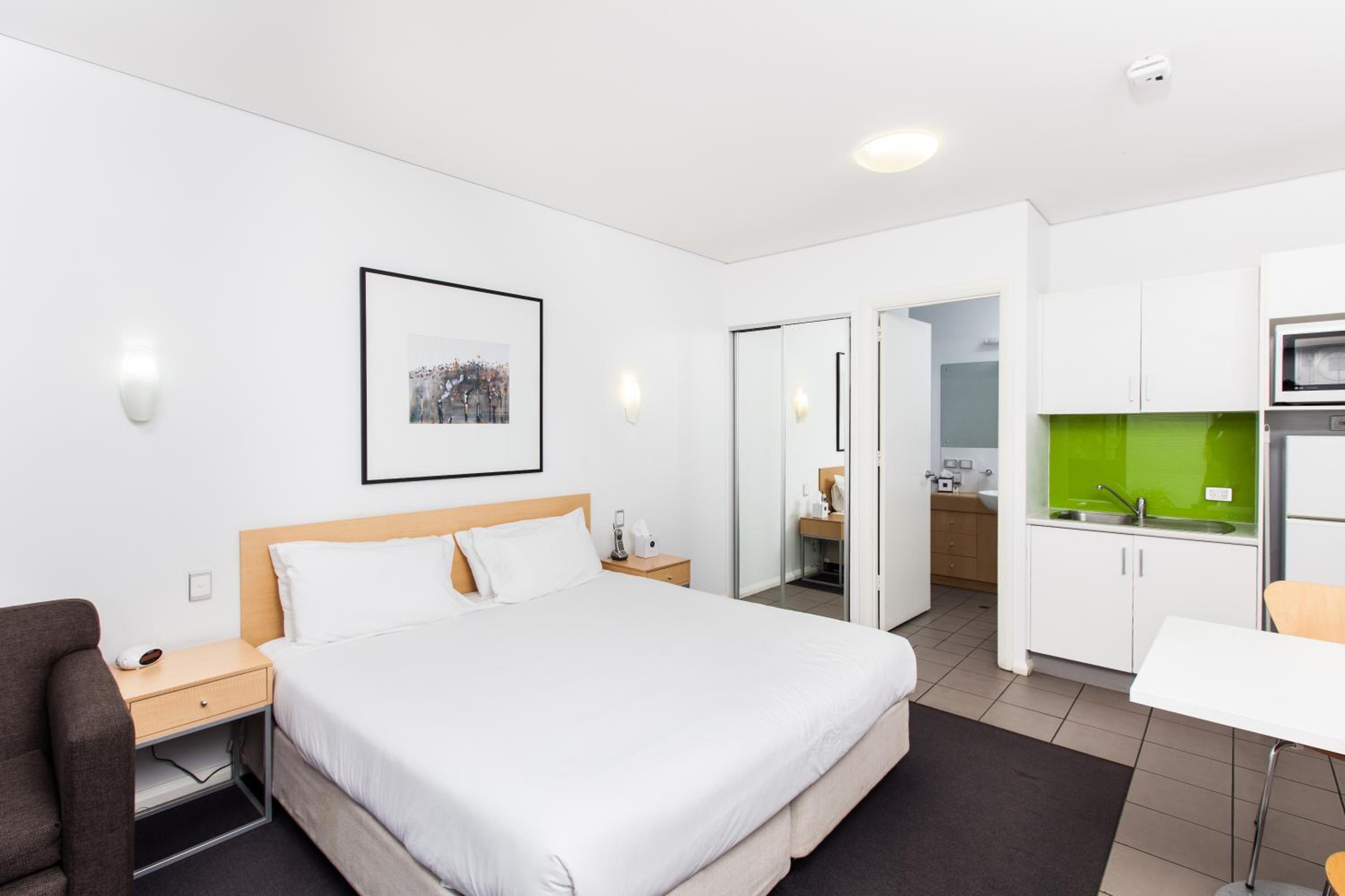 Executive Studio Apartment - Photo 10