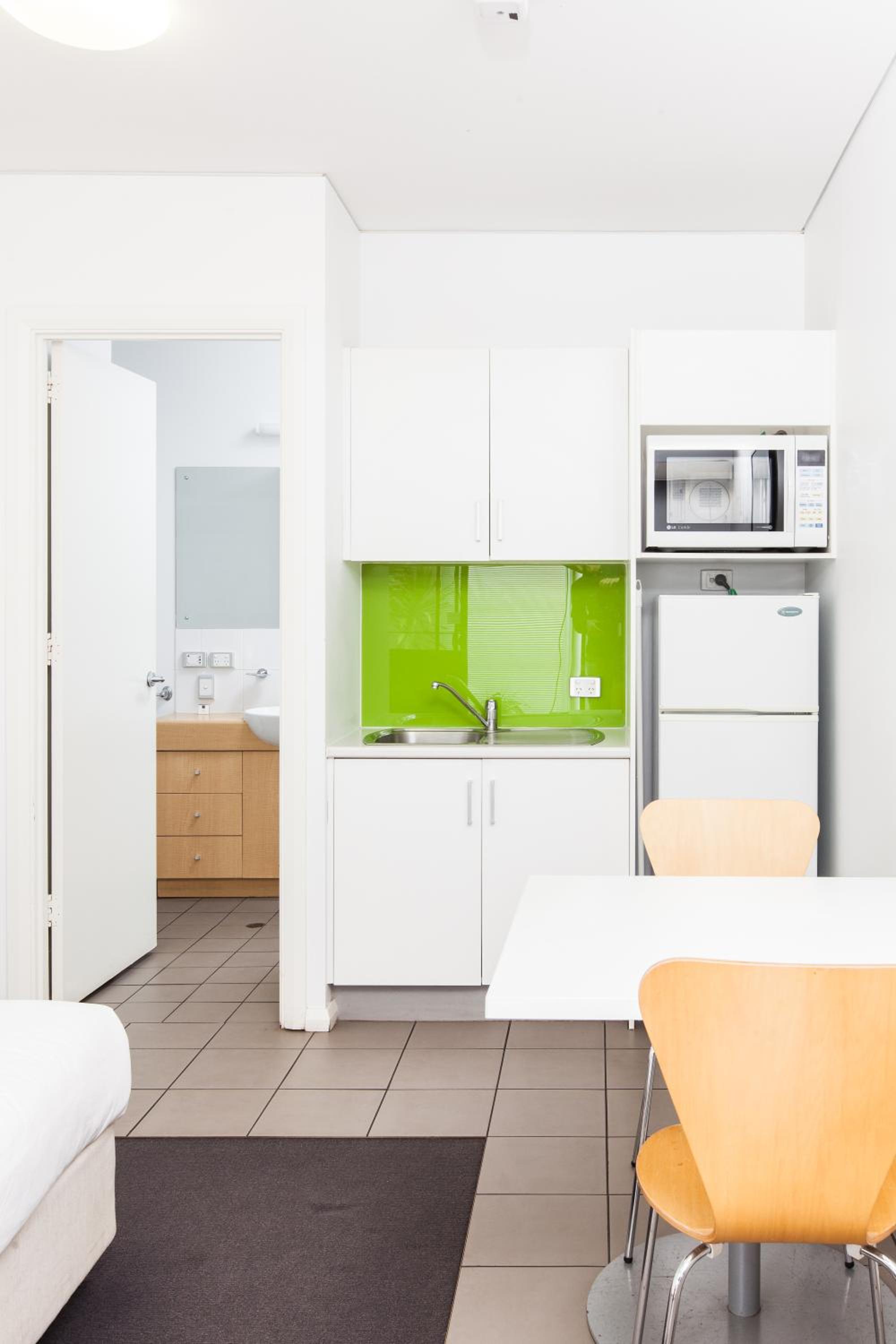 Executive Studio Apartment - Photo 9