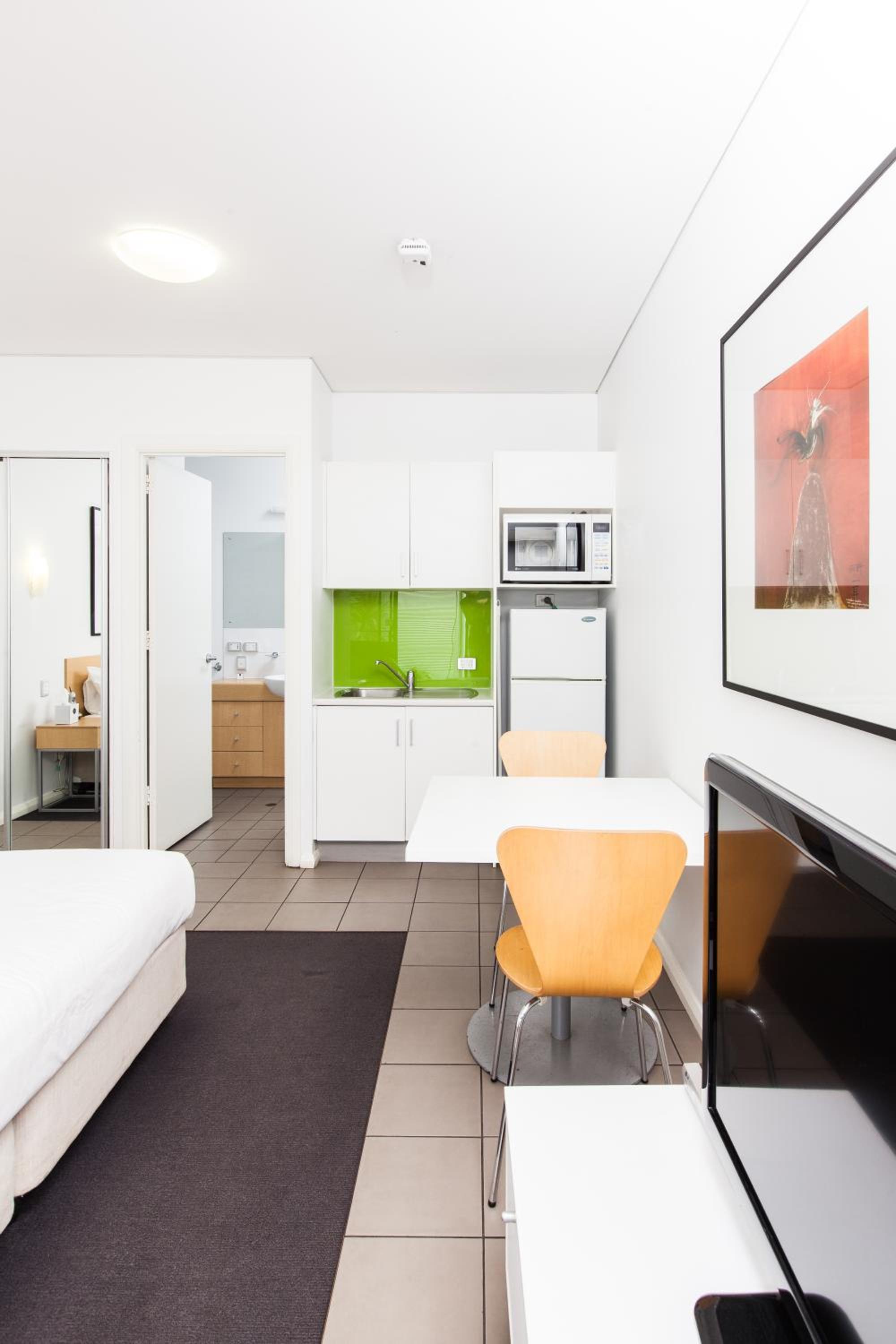 Executive Studio Apartment - Photo 8